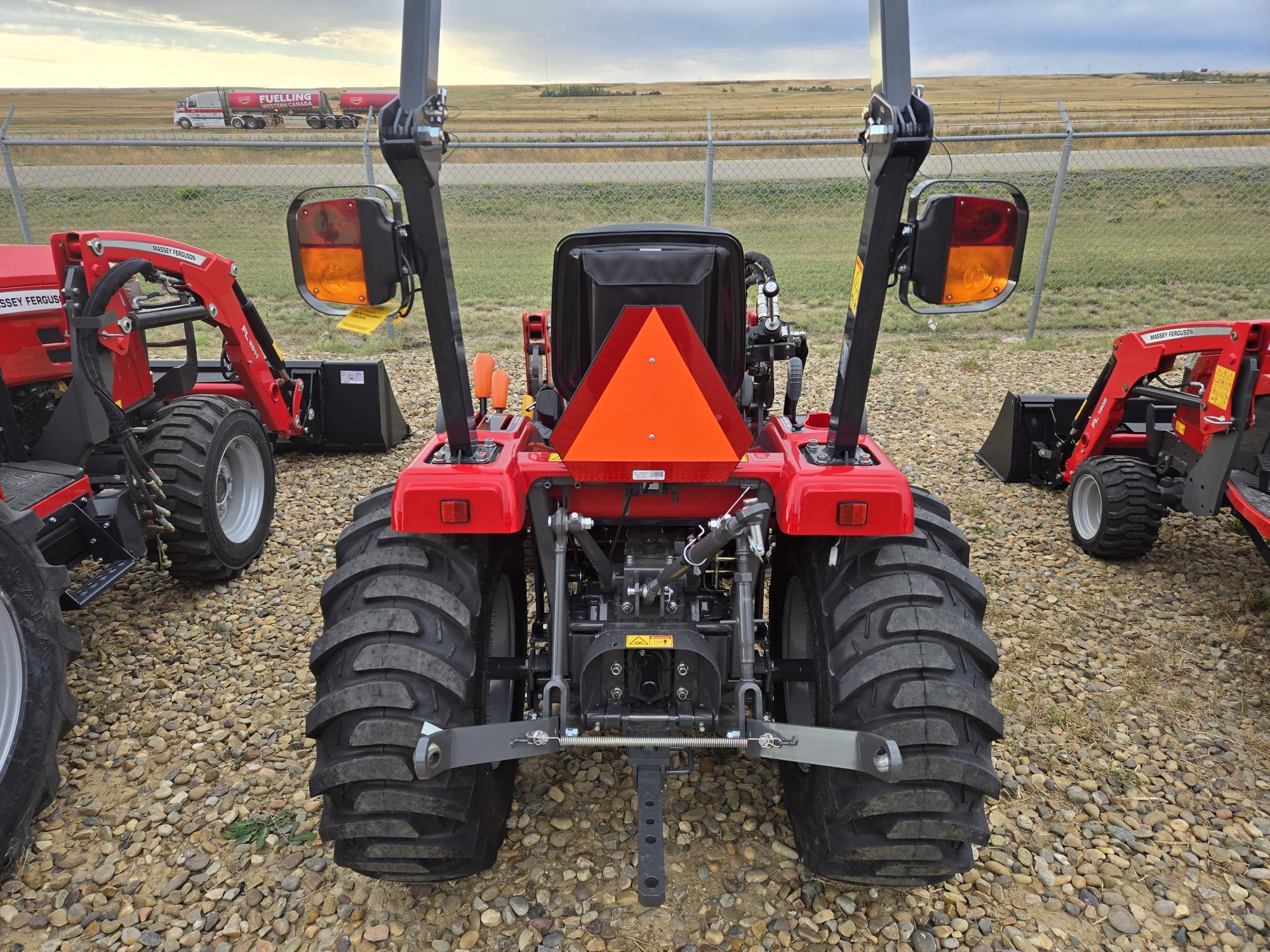 2024 Massey Ferguson 1526 Tractor