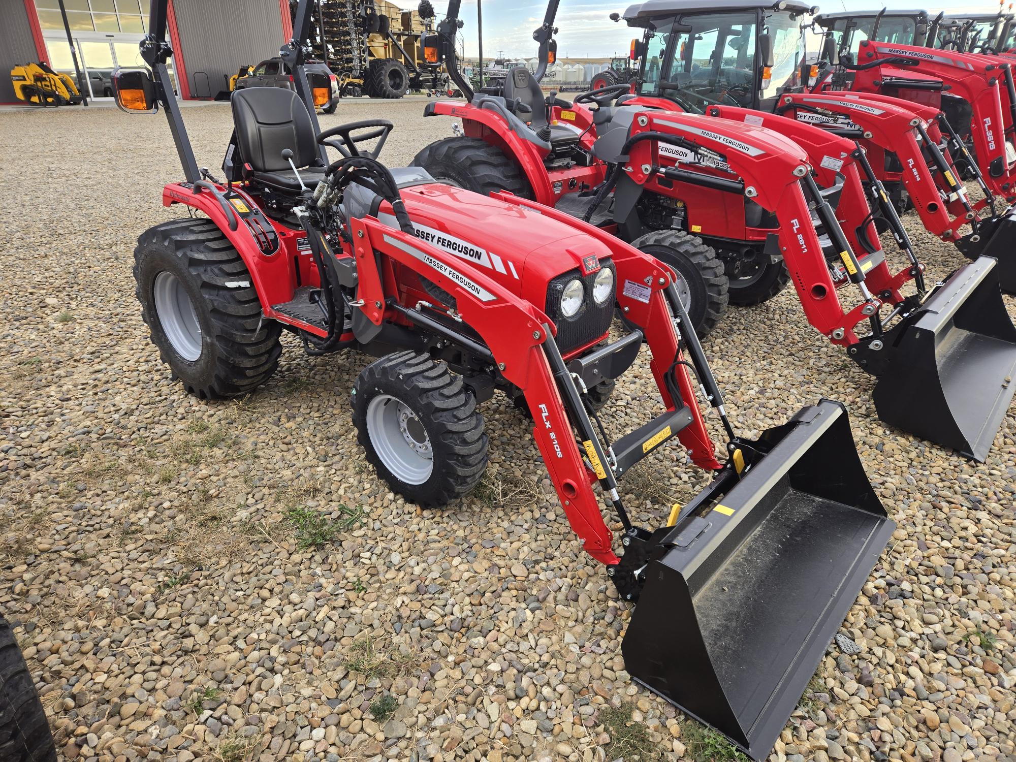 2024 Massey Ferguson 1526 Tractor