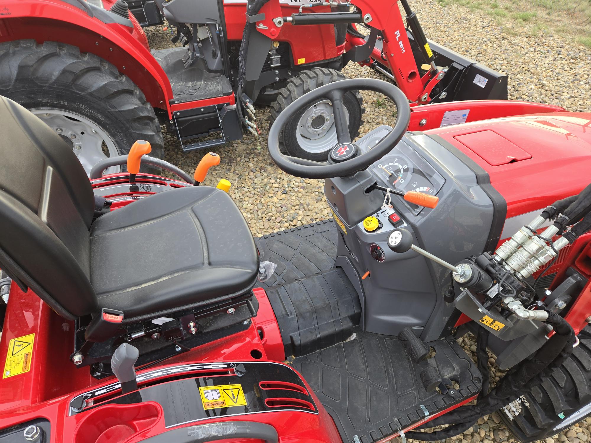 2024 Massey Ferguson 1526 Tractor