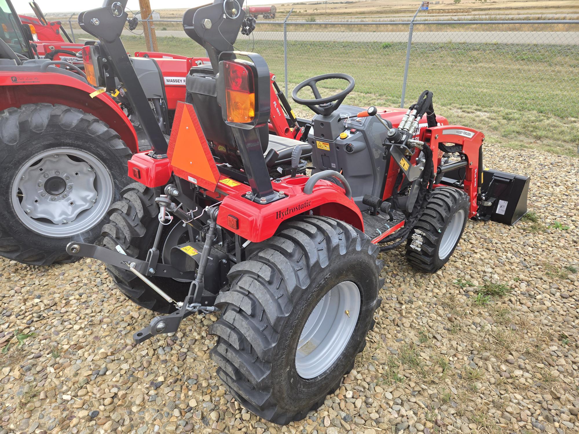 2024 Massey Ferguson 1526 Tractor