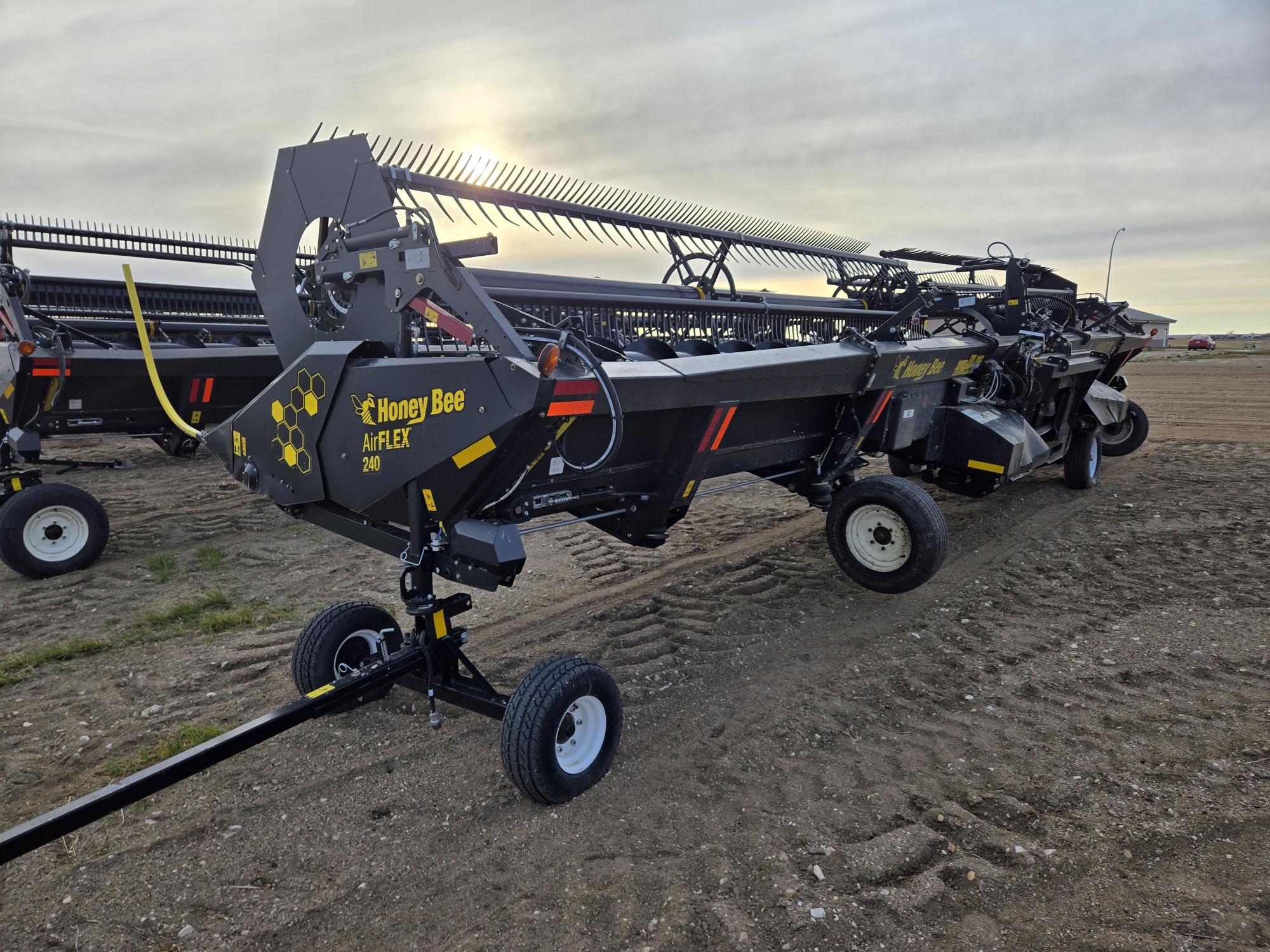 2022 Honey Bee 240 AirFlex Header Combine