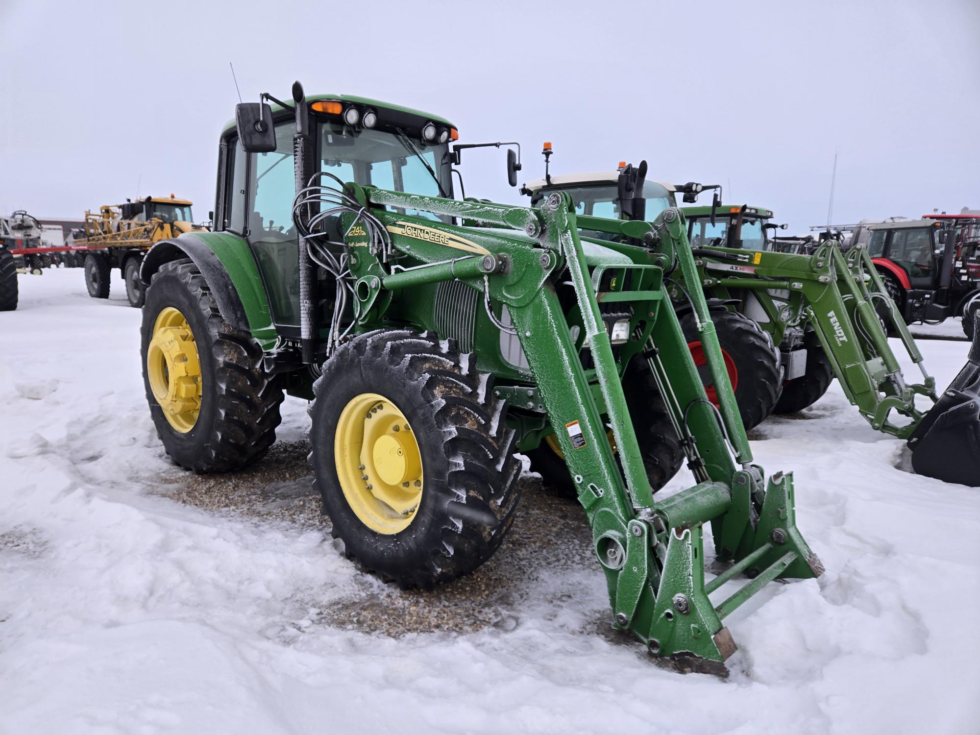 2003 John Deere 7220 Cab Tractor