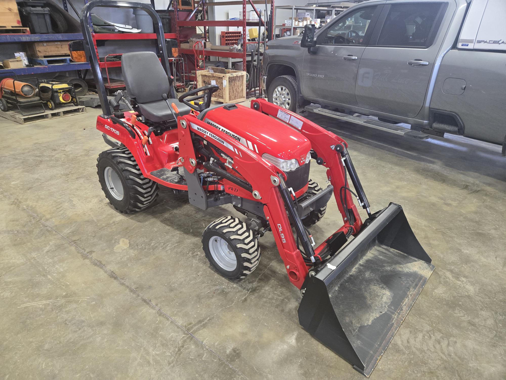 2016 Massey Ferguson GC1705 Tractor