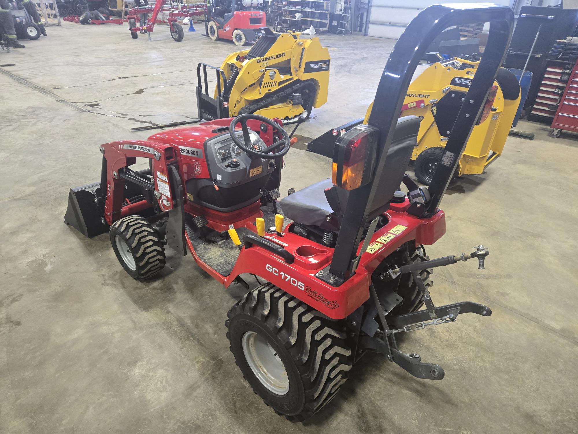 2016 Massey Ferguson GC1705 Tractor