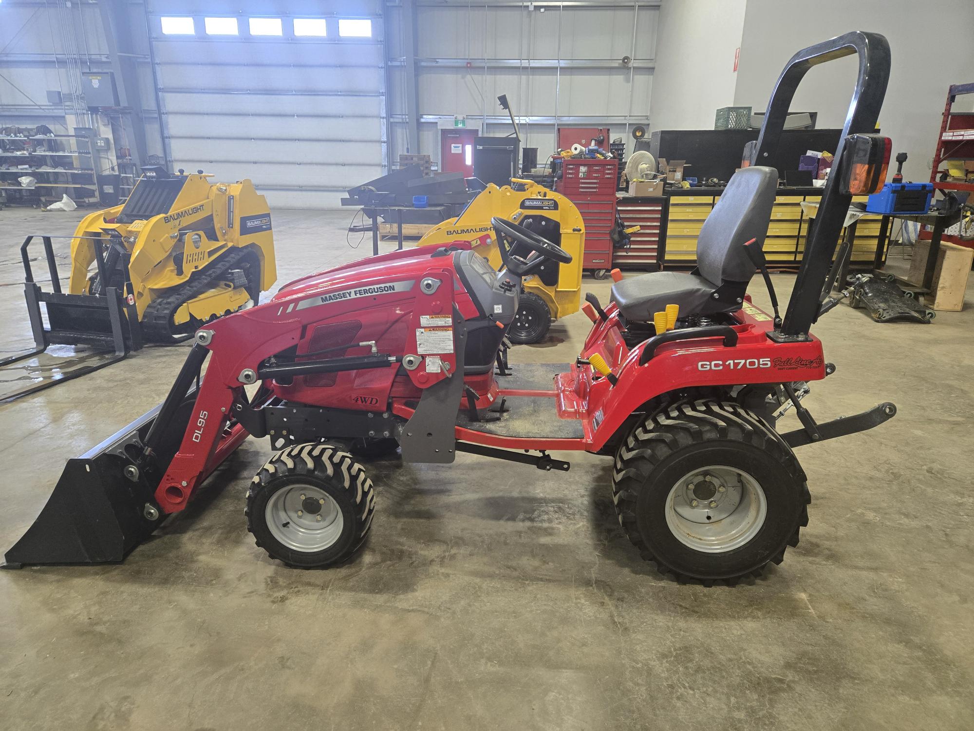 2016 Massey Ferguson GC1705 Tractor