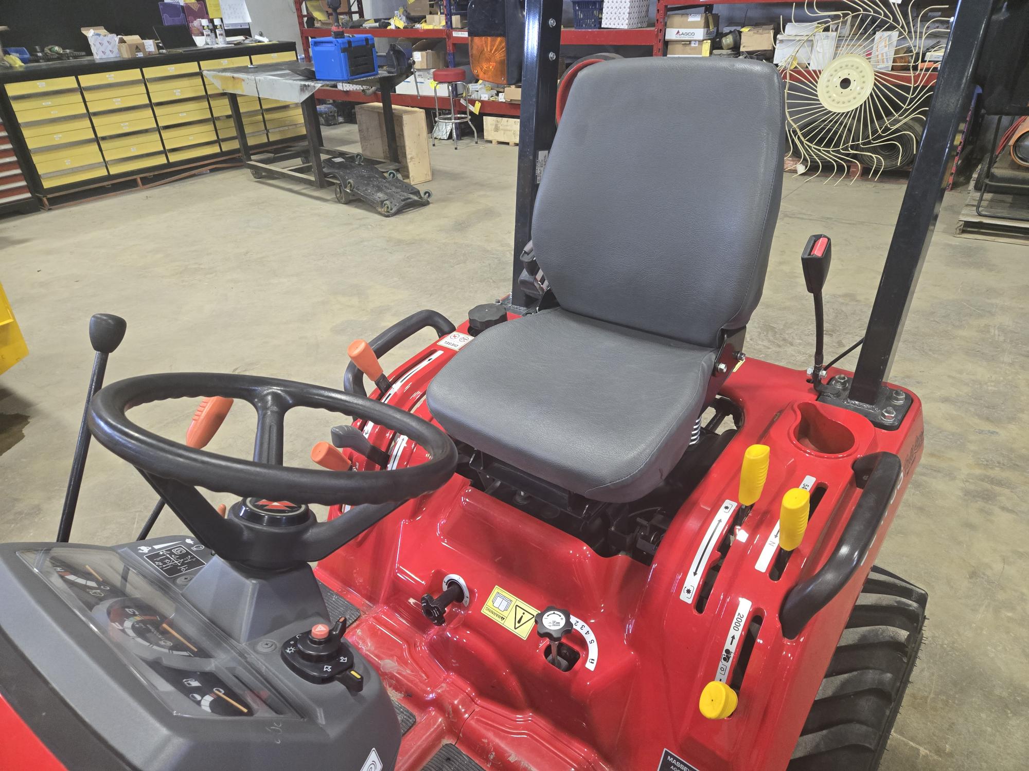 2016 Massey Ferguson GC1705 Tractor