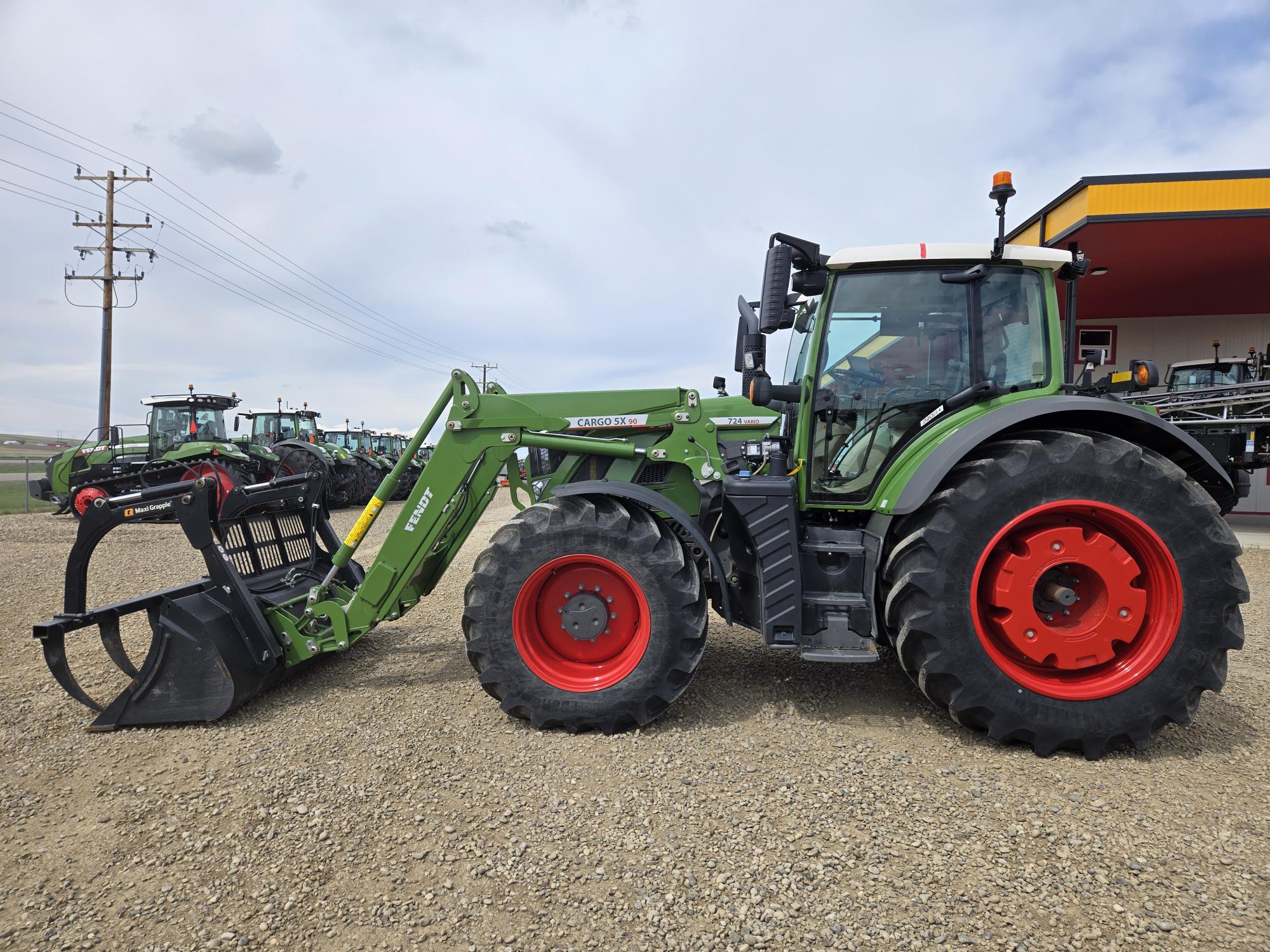 2022 Fendt 724 Gen6 Tractor