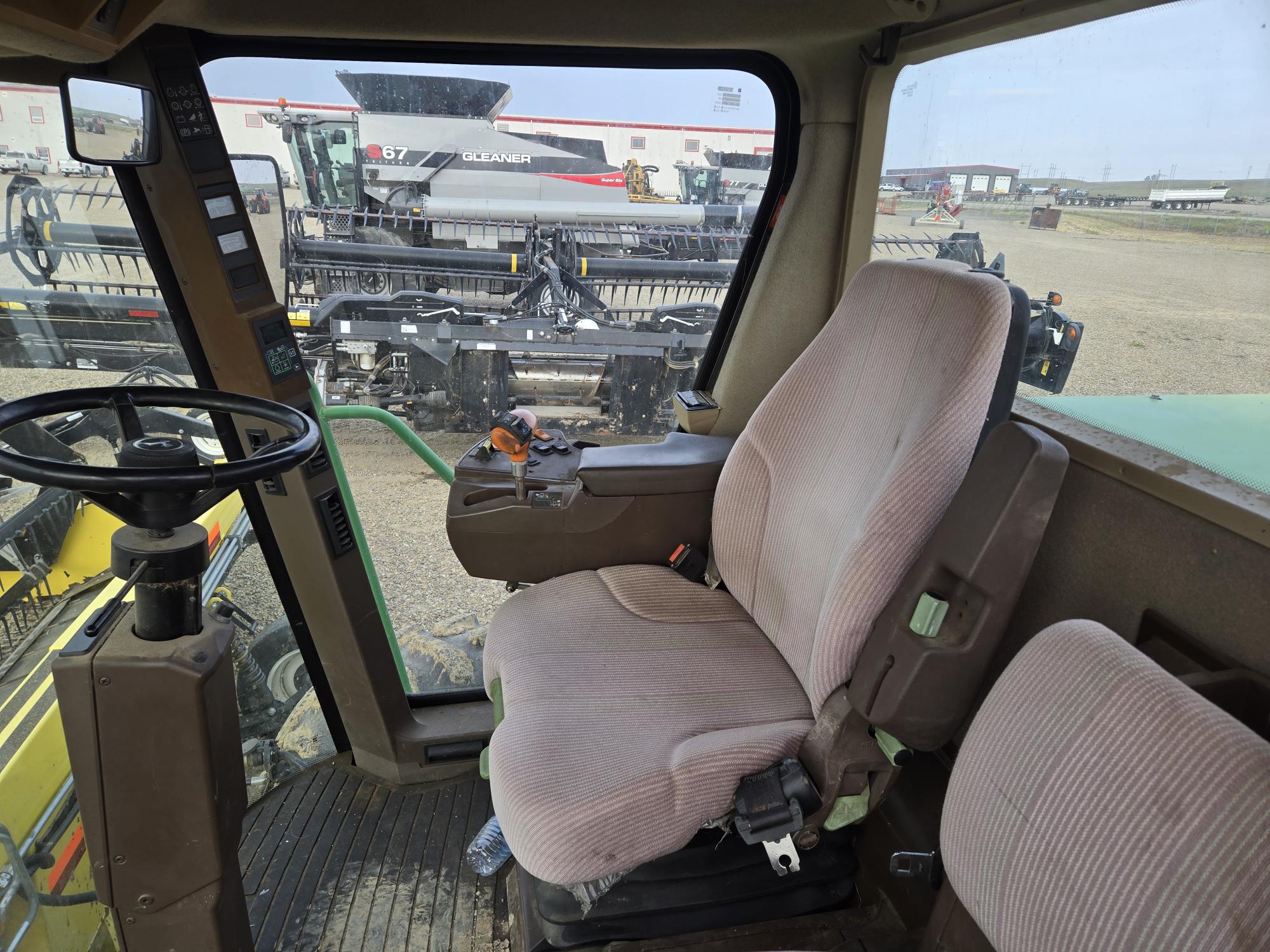 2006 John Deere 4895 Windrower