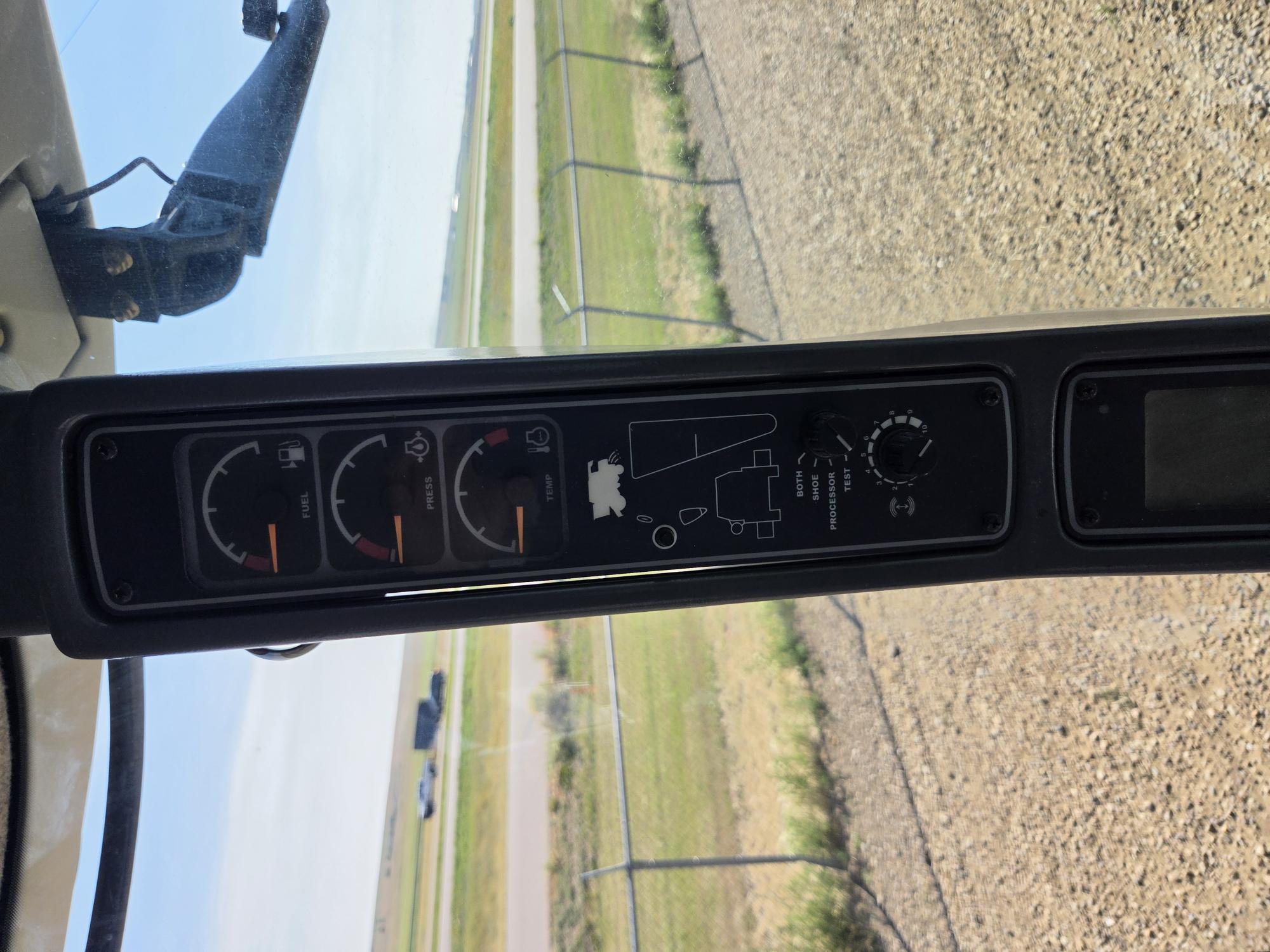 2011 AGCO Gleaner S77 Combine