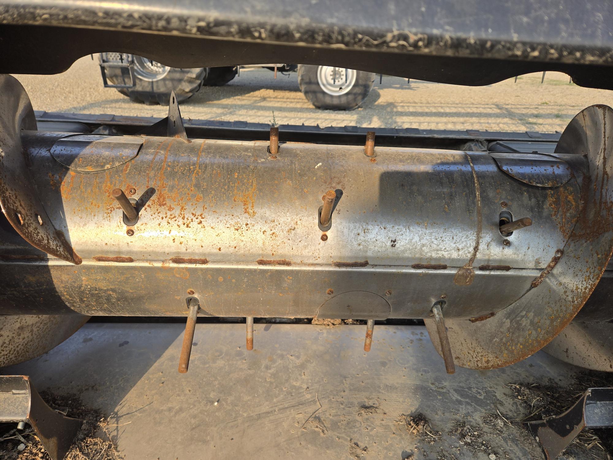 2016 MacDon FD75-35 Header Combine