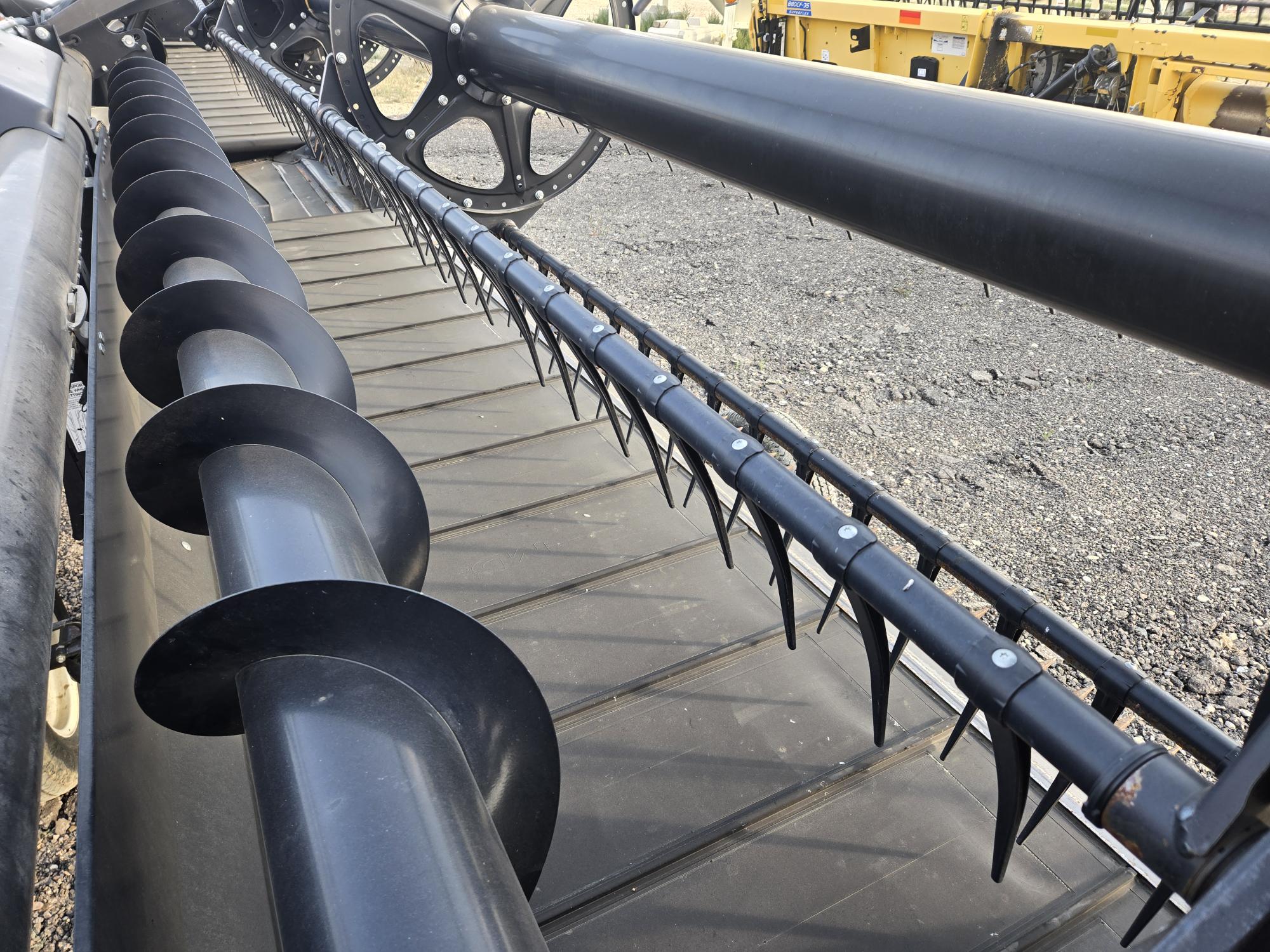 2018 MacDon FD75-35 Header Combine