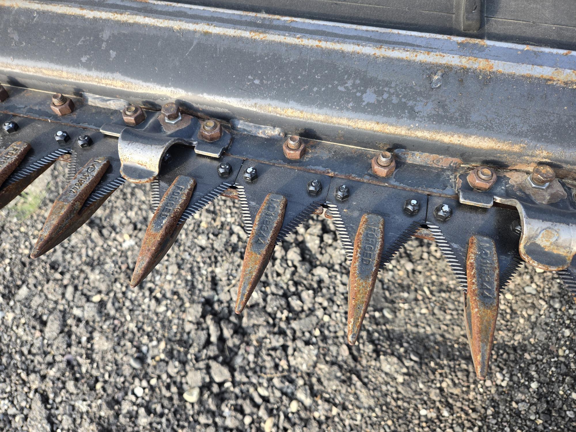 2018 MacDon FD75-35 Header Combine