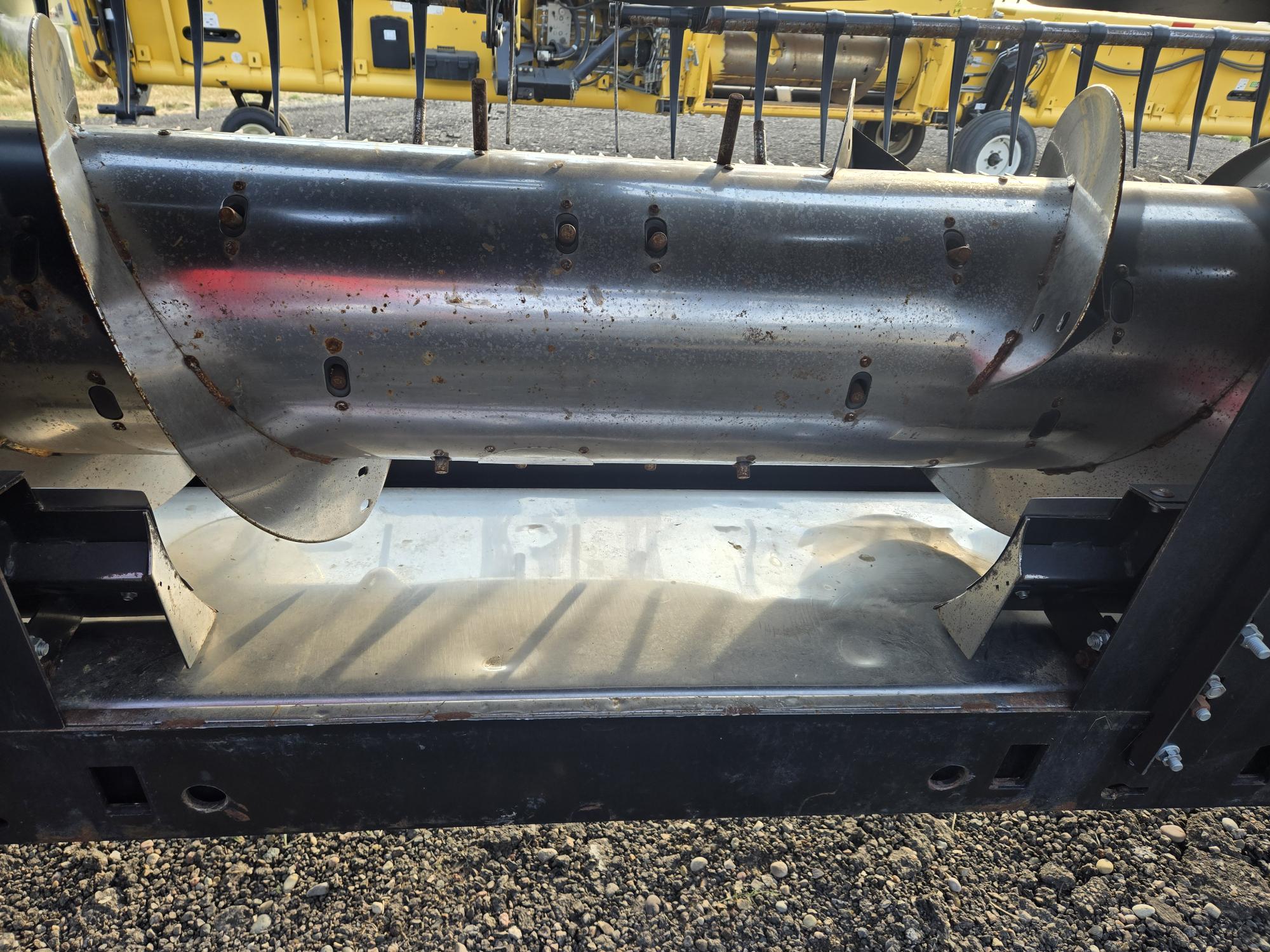 2018 MacDon FD75-35 Header Combine