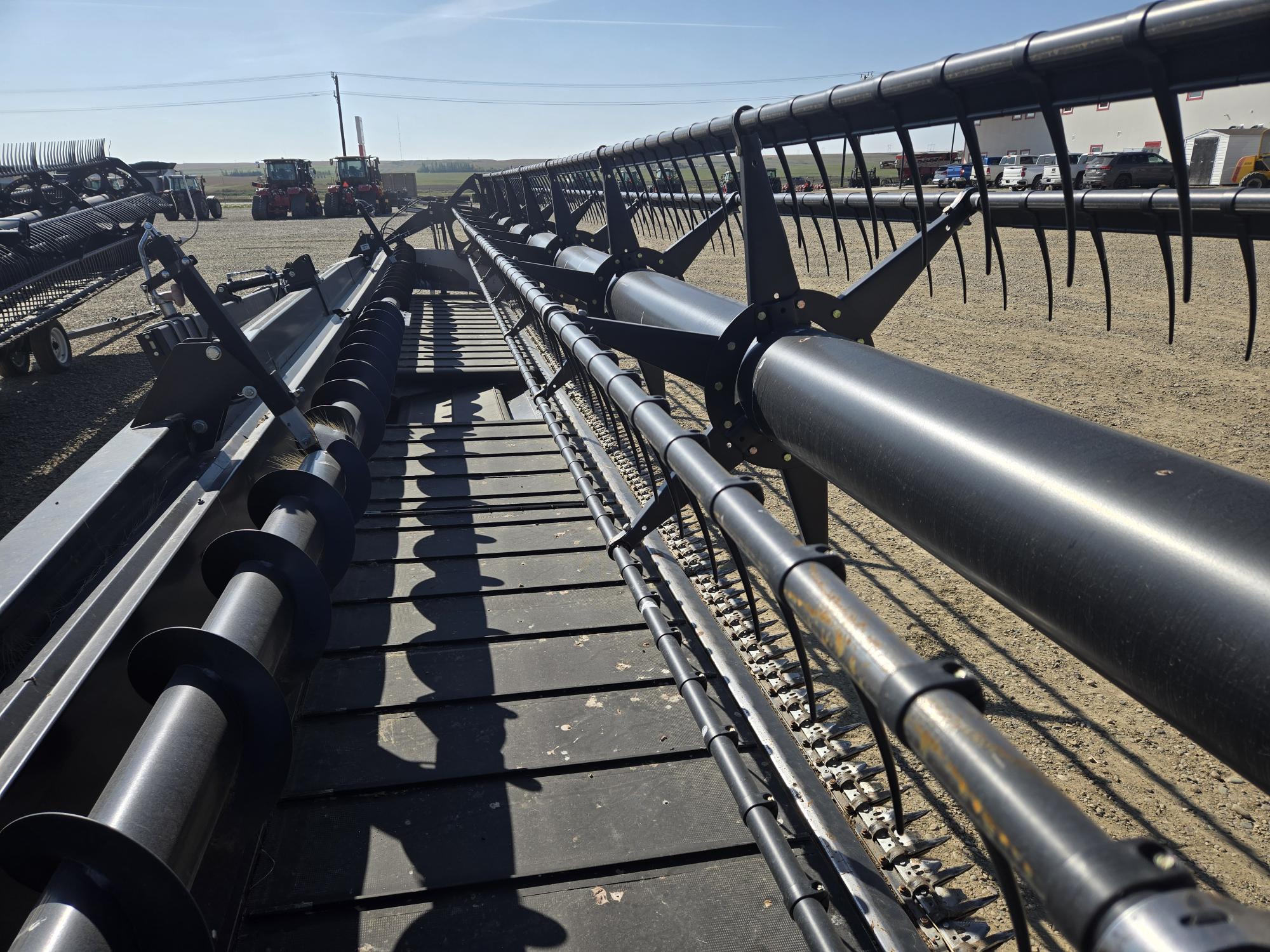 2014 Honey Bee SP36 Header Combine