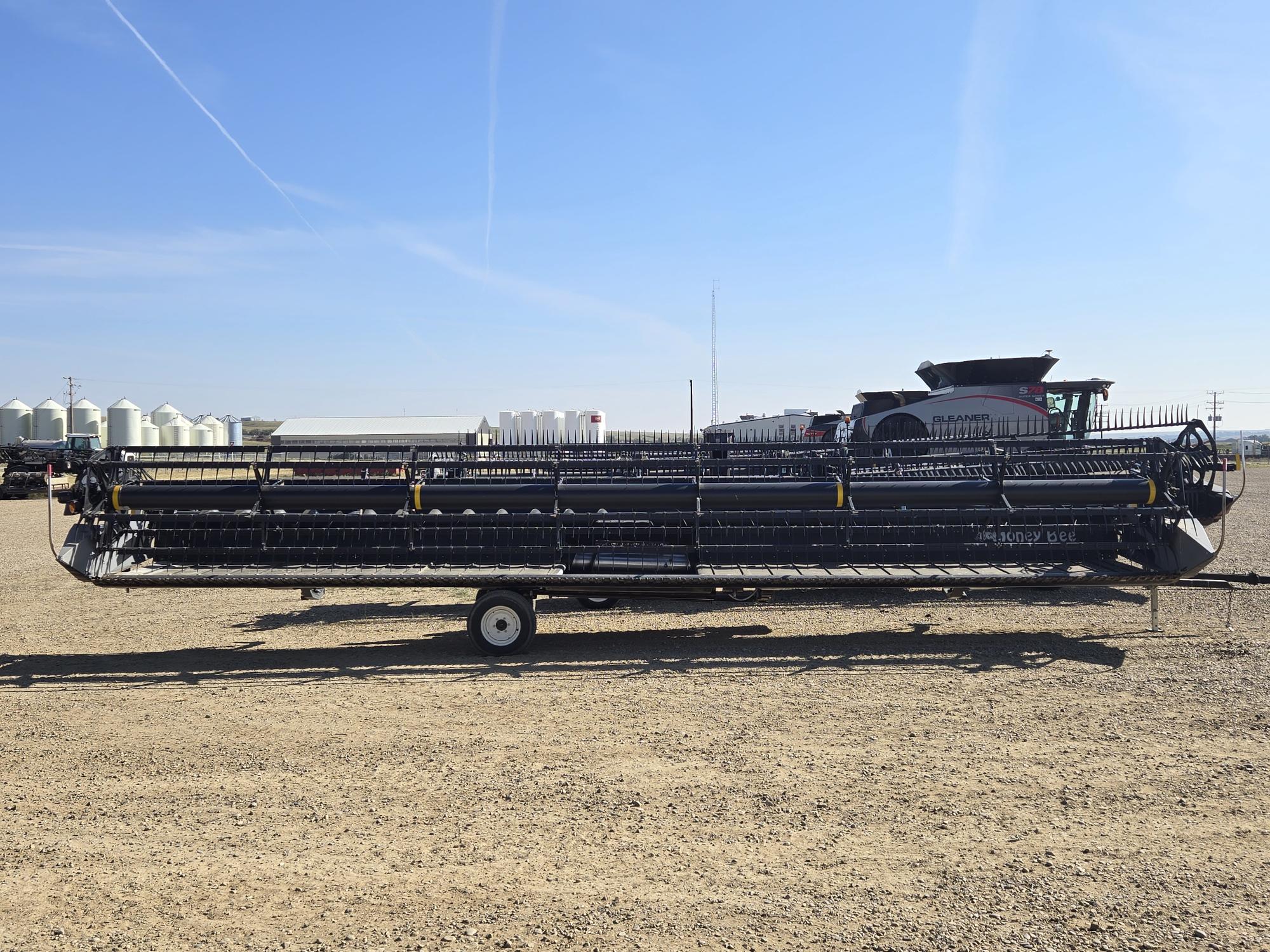 2014 Honey Bee SP36 Header Combine