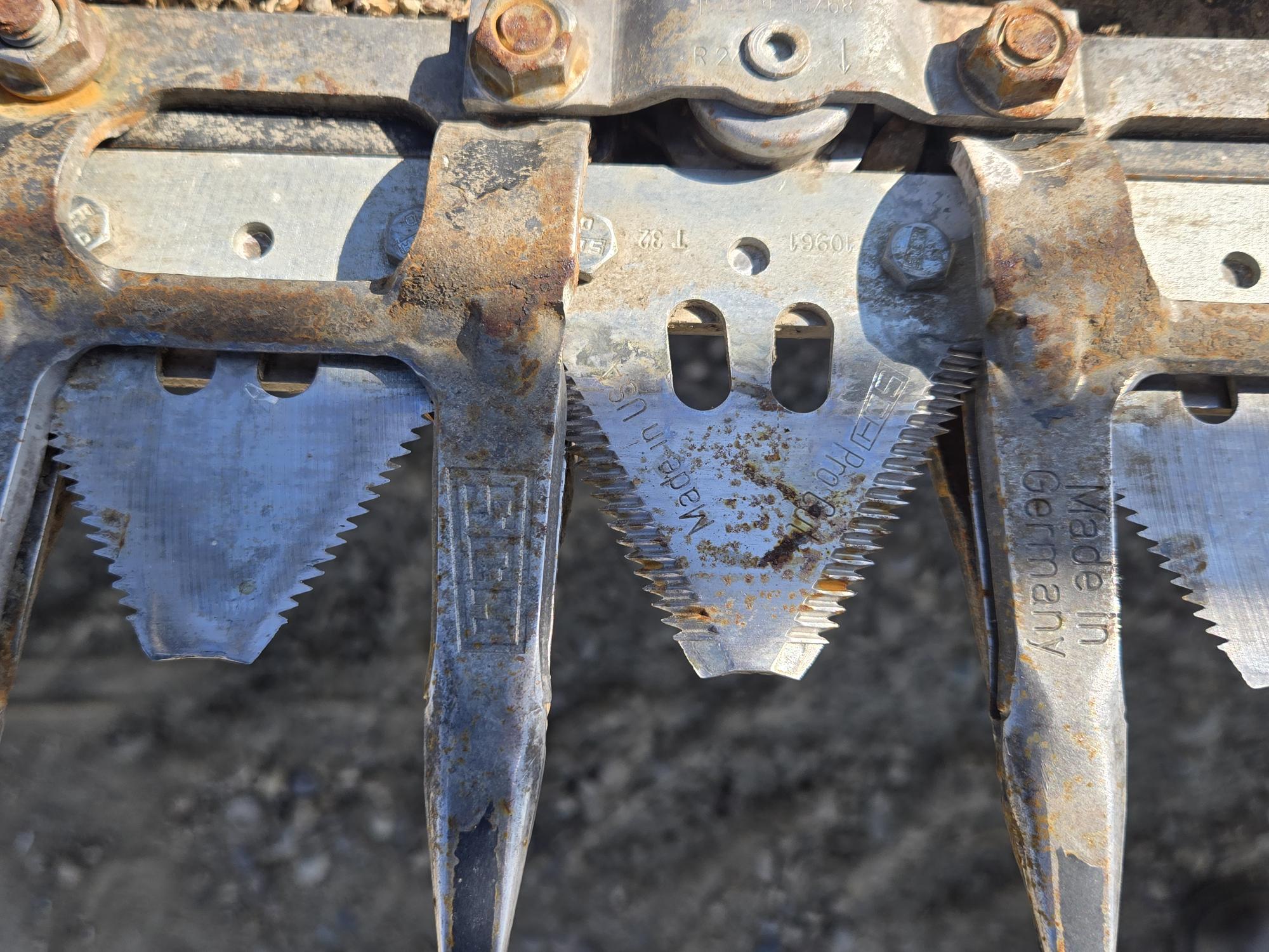 2014 Honey Bee SP36 Header Combine