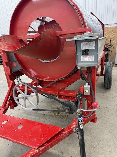 2025 Farm King 482 Grain Cleaner