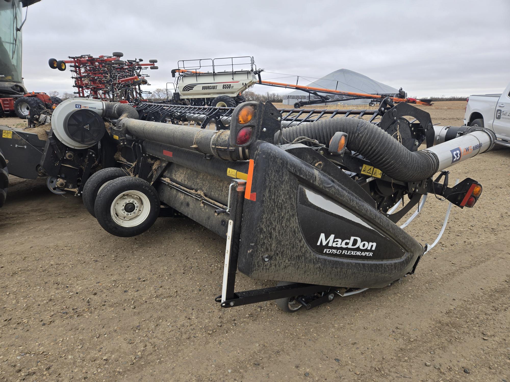 2017 MacDon FD75-40 Header Combine