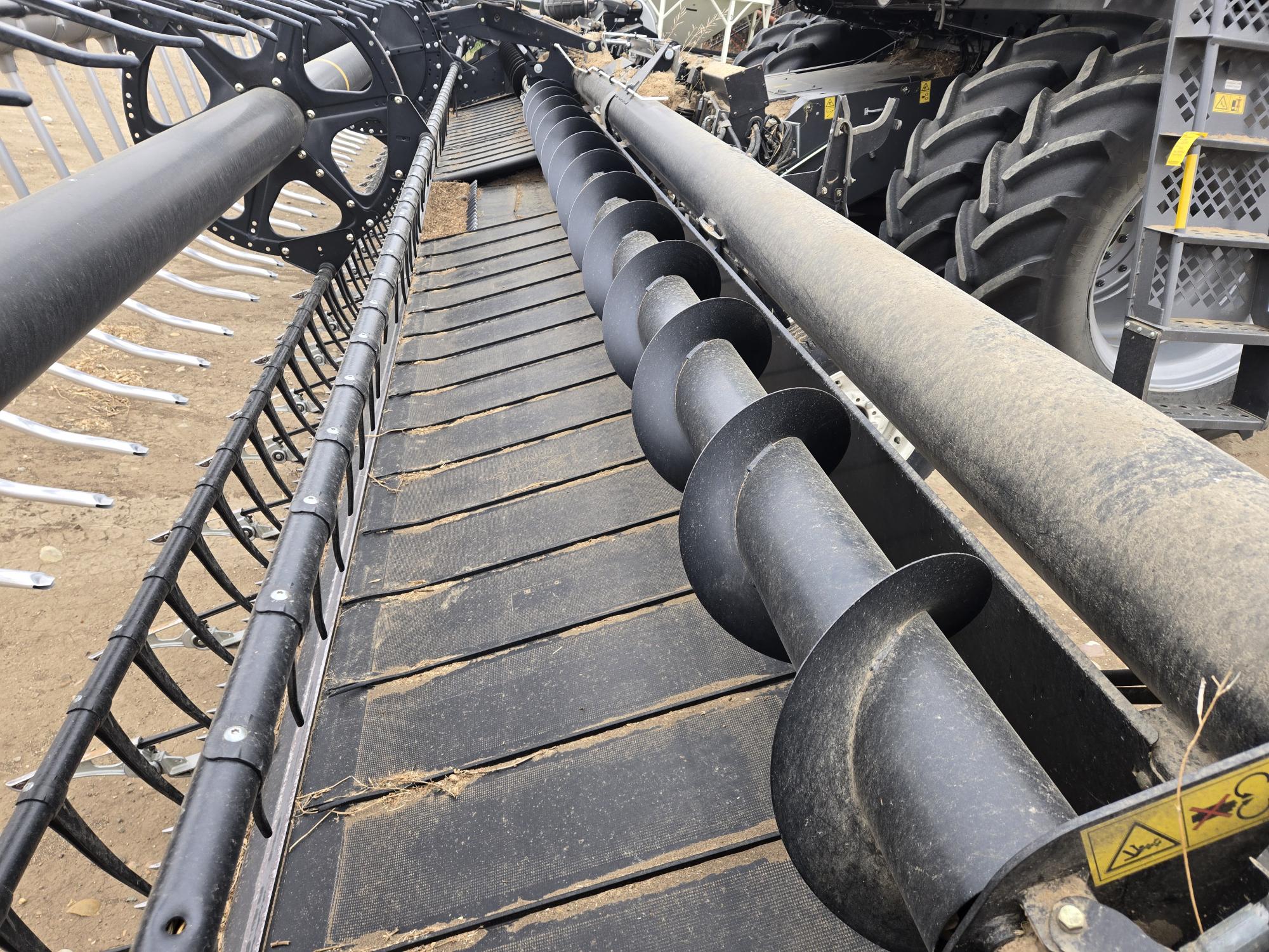 2017 MacDon FD75-40 Header Combine