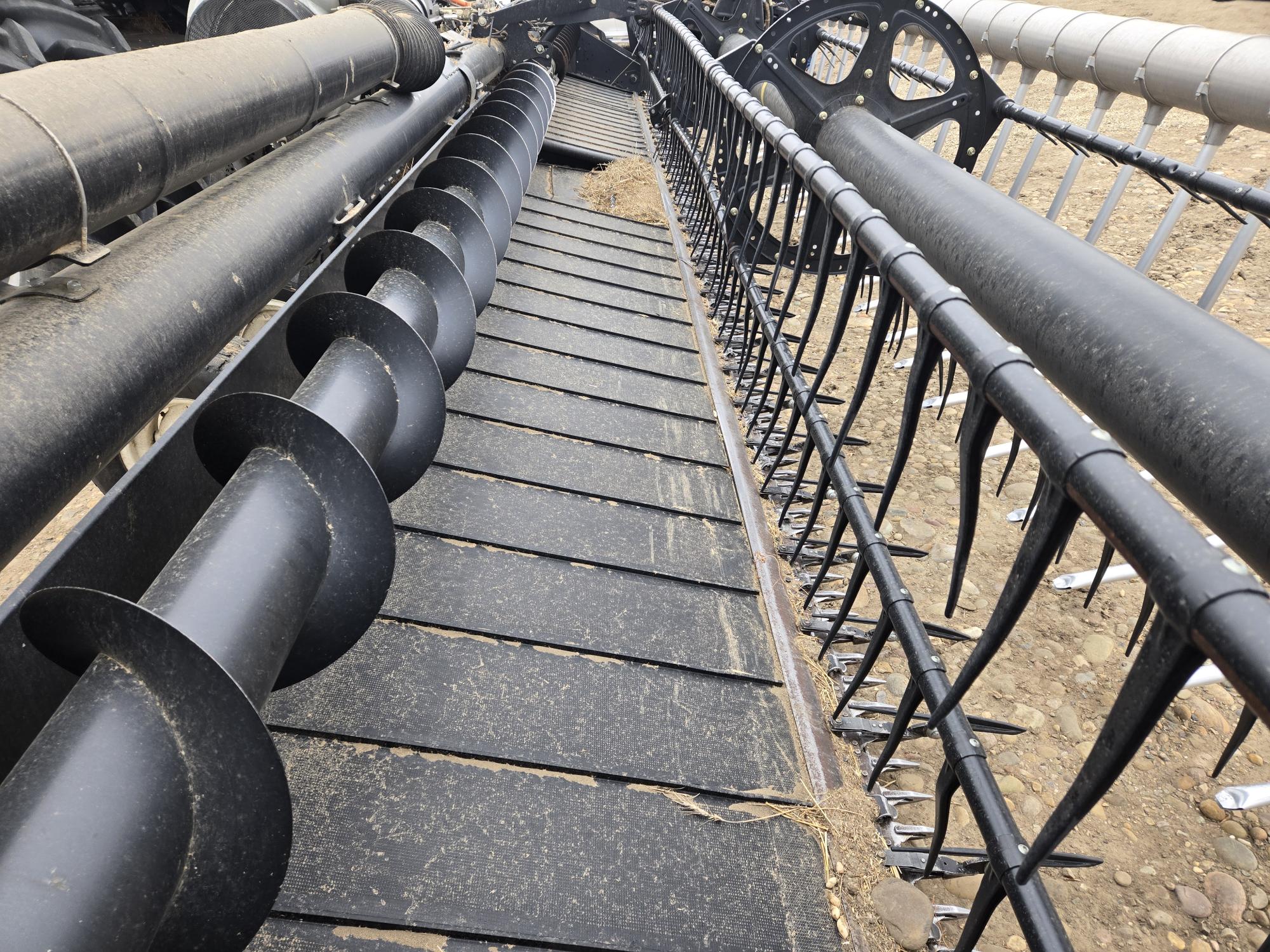 2013 MacDon FD75-40 Header Combine