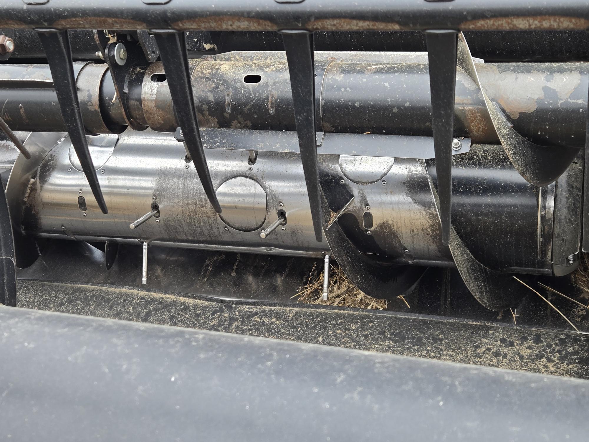 2013 MacDon FD75-40 Header Combine