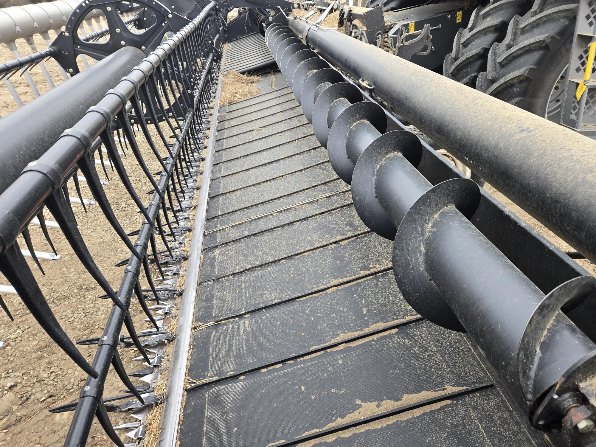 2013 MacDon FD75-40 Header Combine