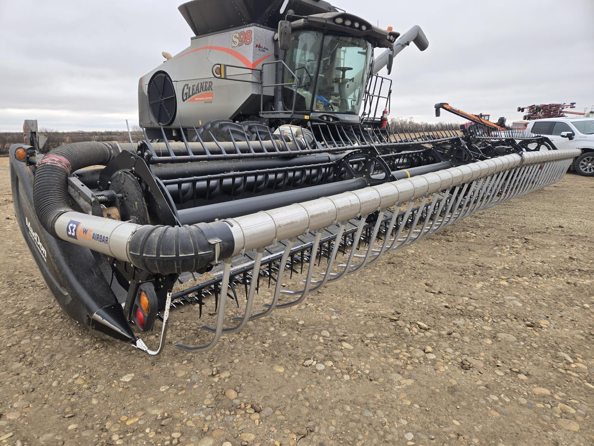 2013 MacDon FD75-40 Header Combine