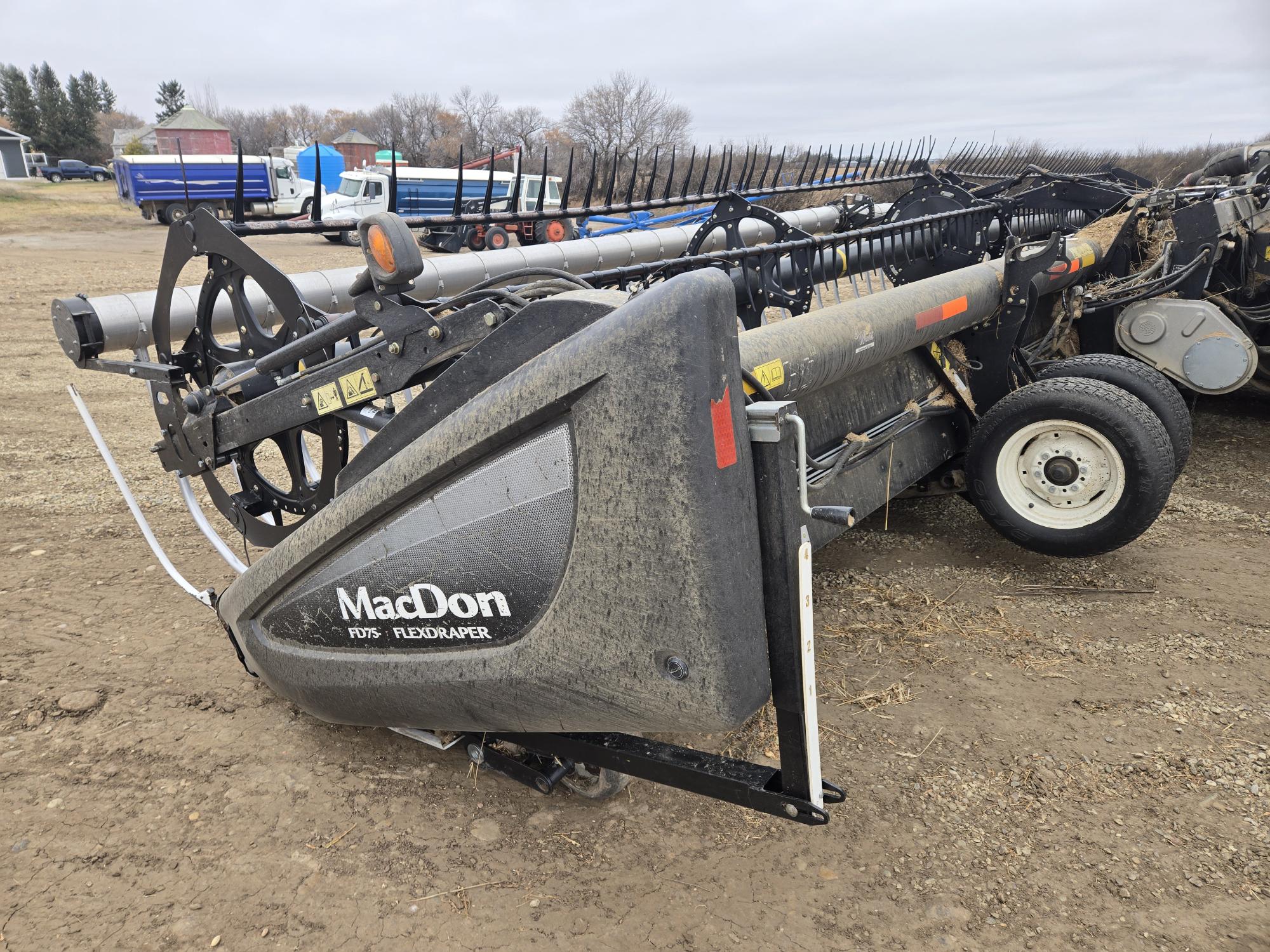 2013 MacDon FD75-40 Header Combine