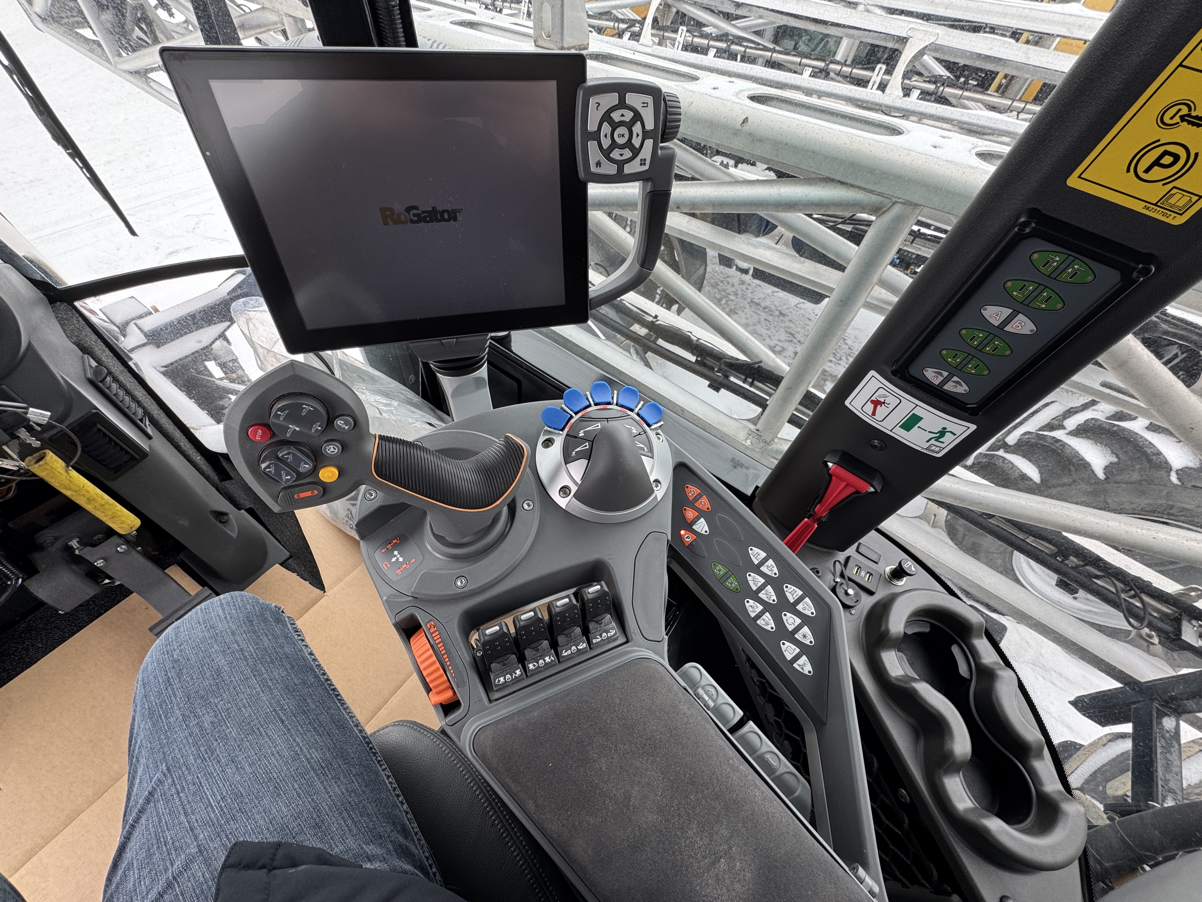 2022 RoGator RG1300C Sprayer/High Clearance