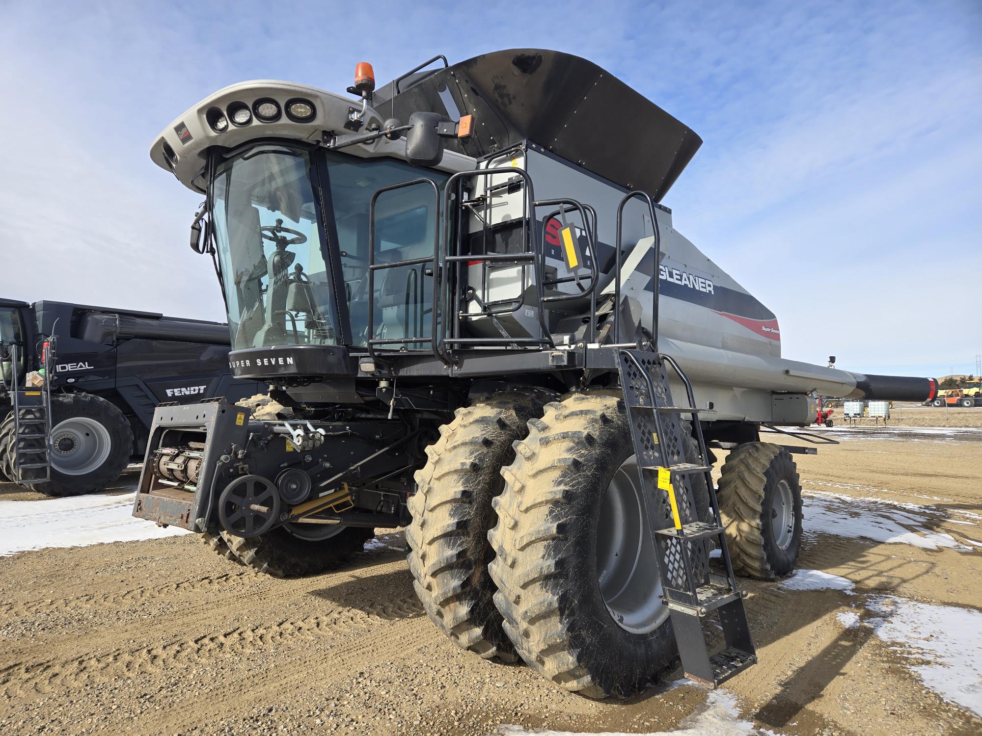 2011 AGCO Gleaner S77 Combine