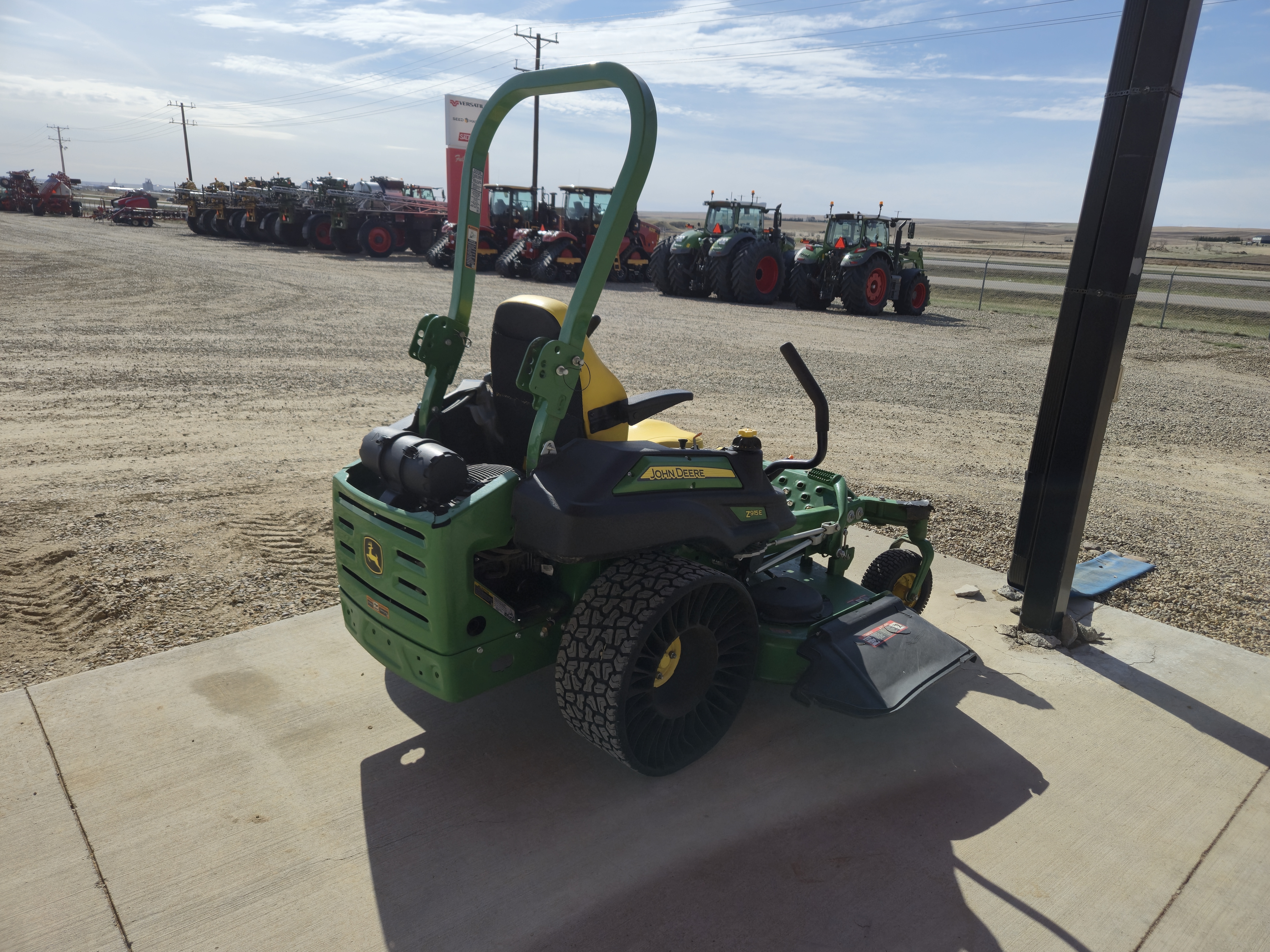 2021 John Deere Z915E Mower/Zero Turn