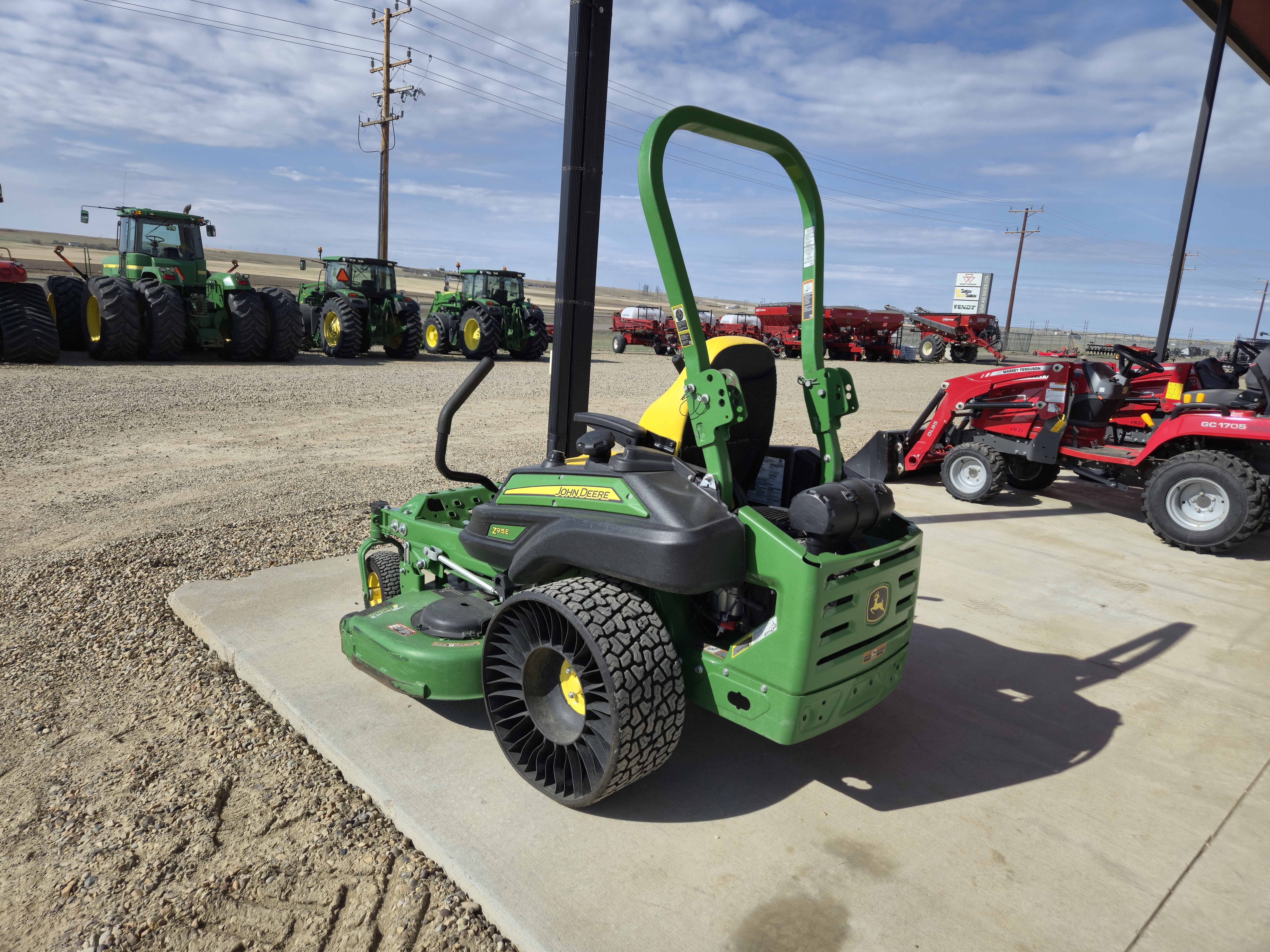 2021 John Deere Z915E Mower/Zero Turn