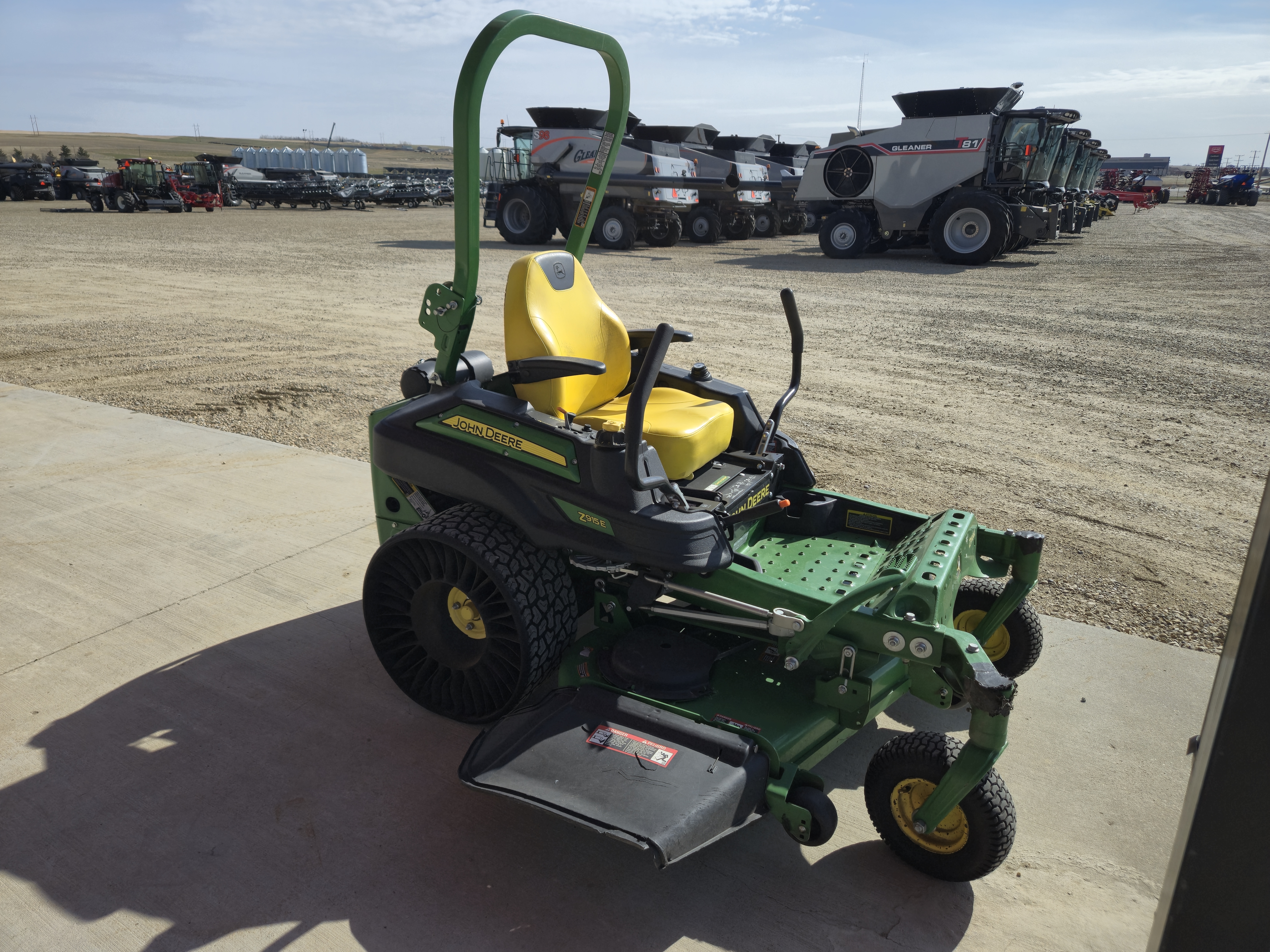 2021 John Deere Z915E Mower/Zero Turn
