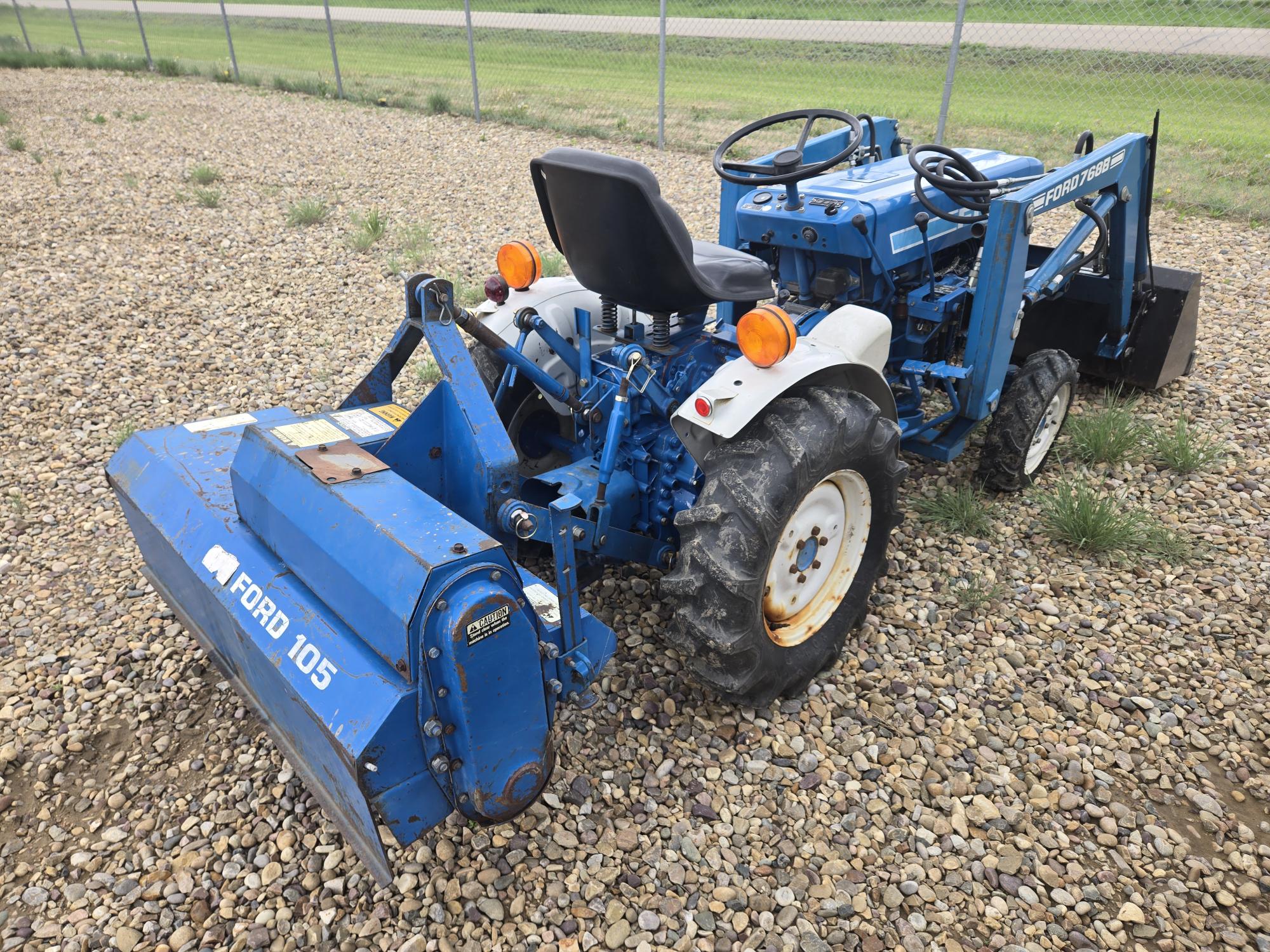 1985 New Holland 1210 Tractor