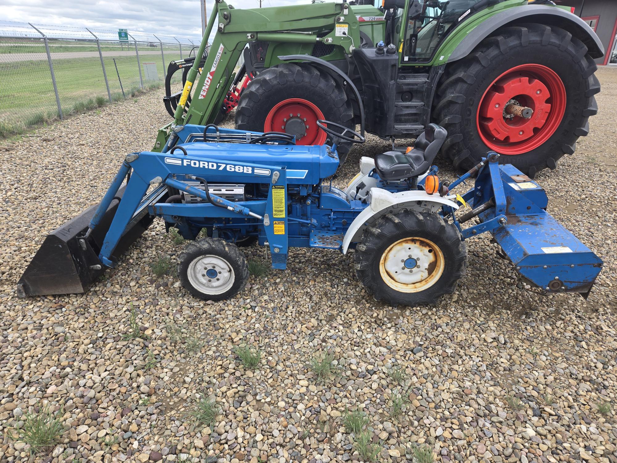 1985 New Holland 1210 Tractor
