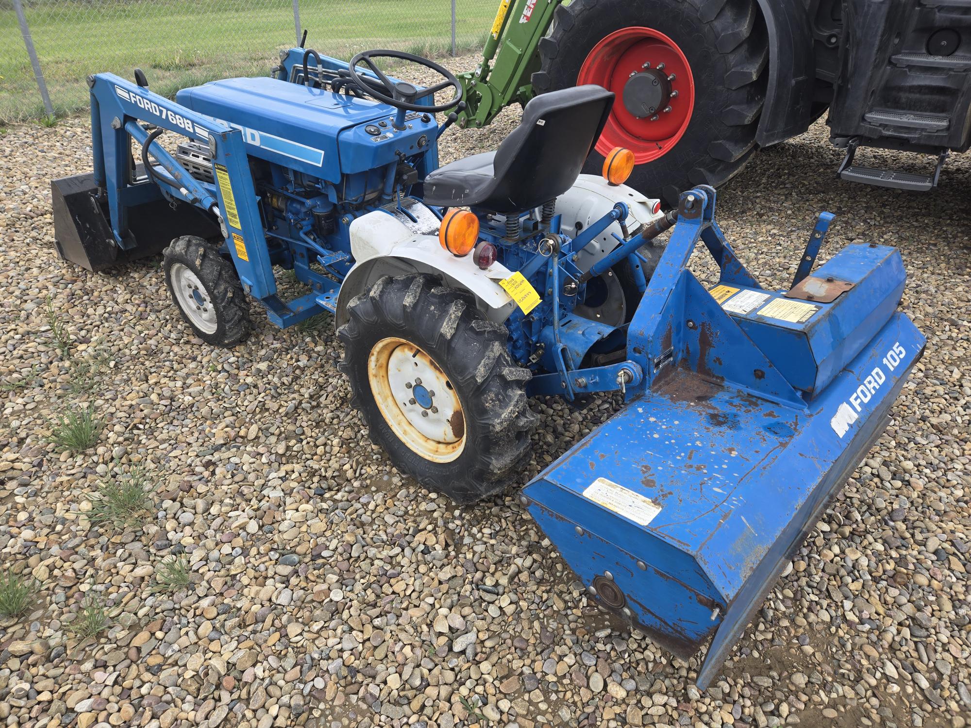 1985 New Holland 1210 Tractor