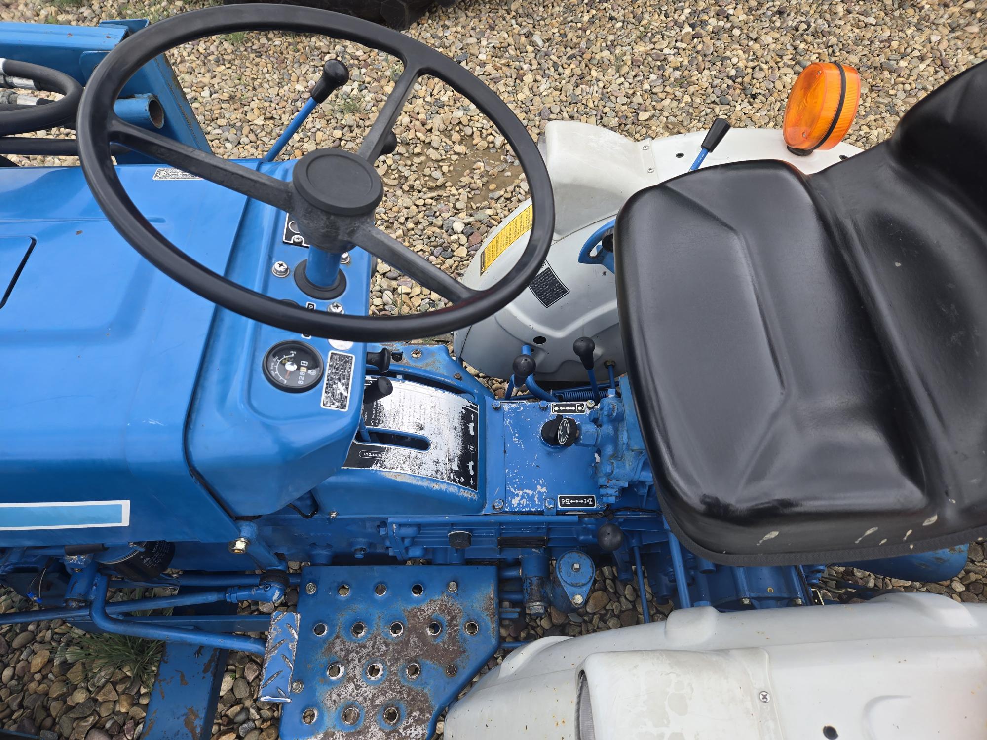 1985 New Holland 1210 Tractor