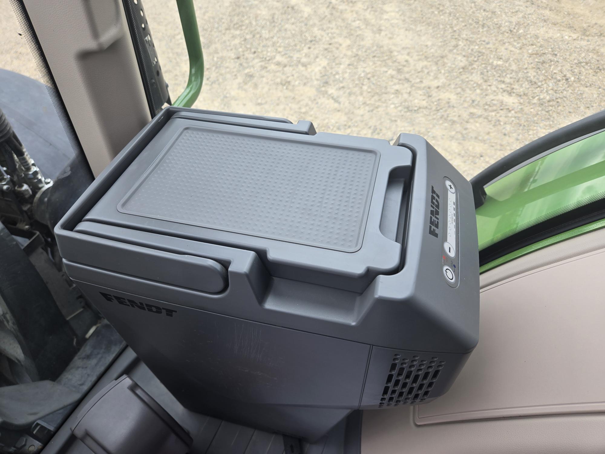 2025 Fendt 724 Gen7 Tractor