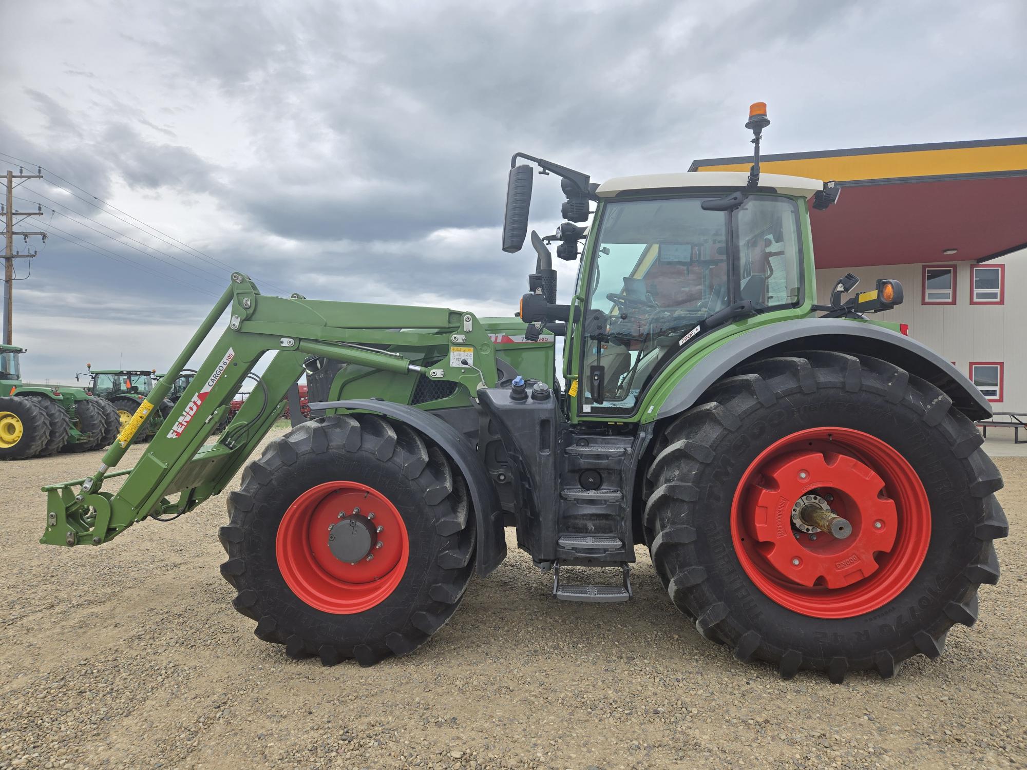 2025 Fendt 724 Gen7 Tractor