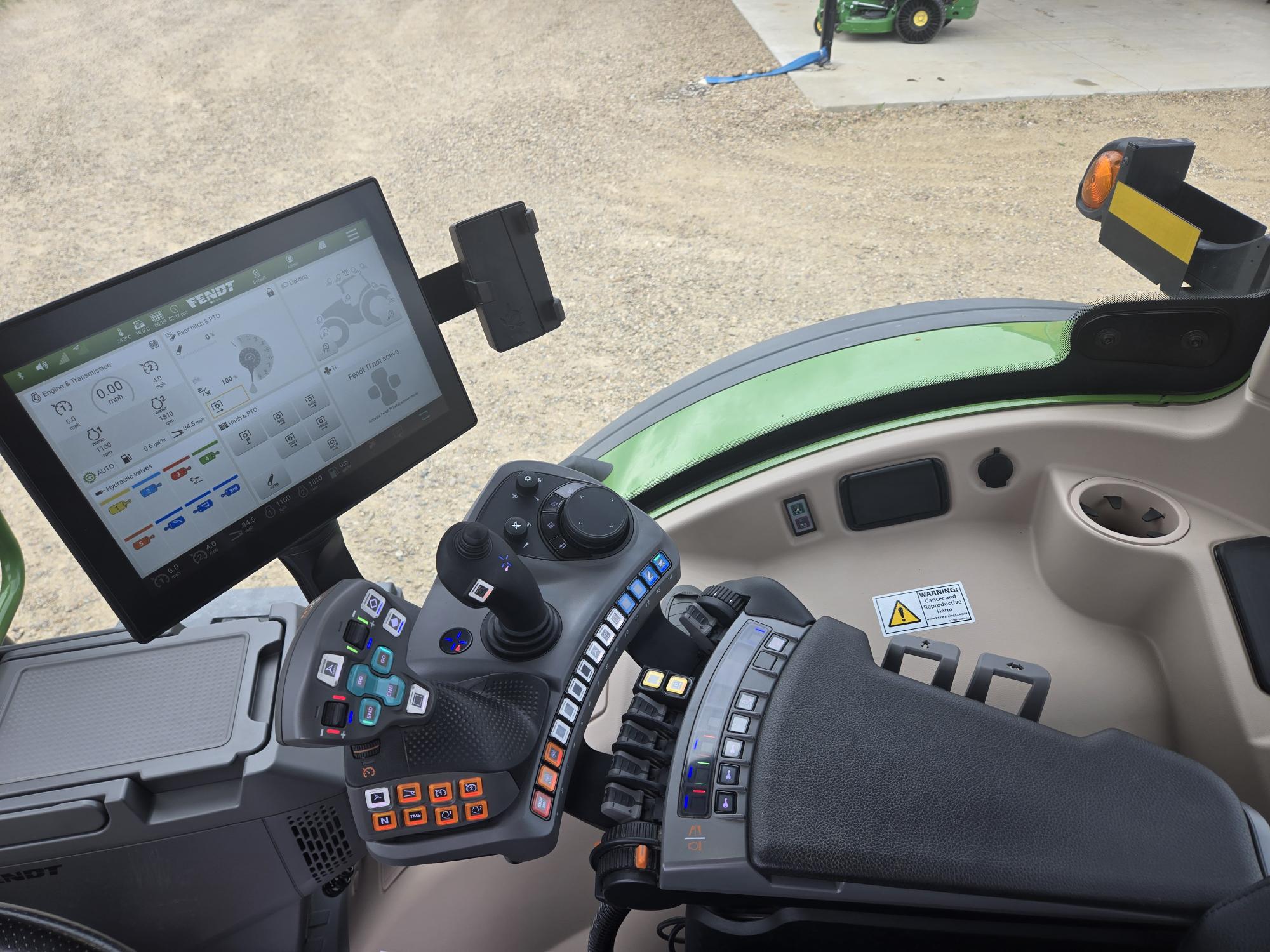 2025 Fendt 724 Gen7 Tractor