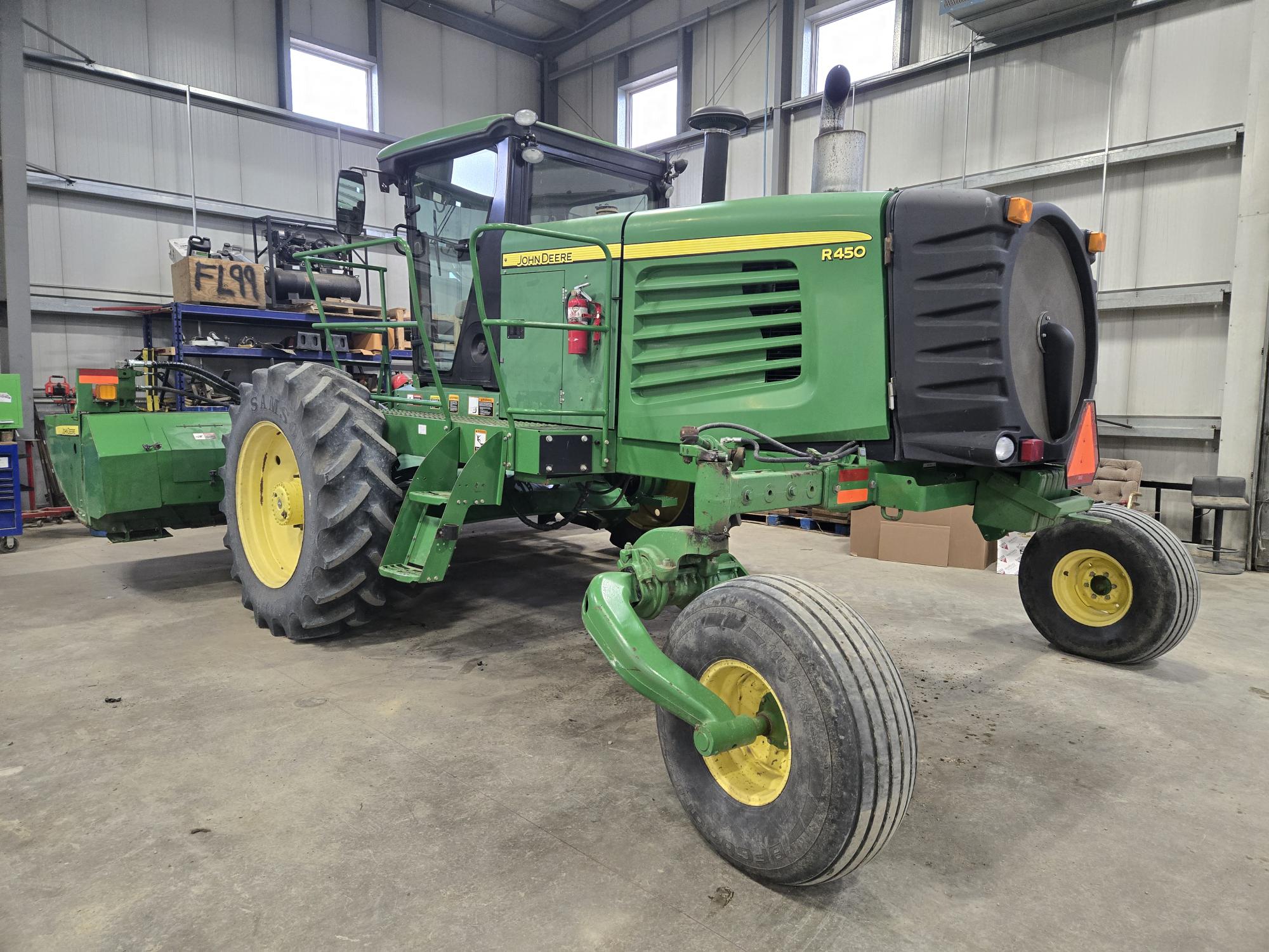2010 John Deere R450 Windrower