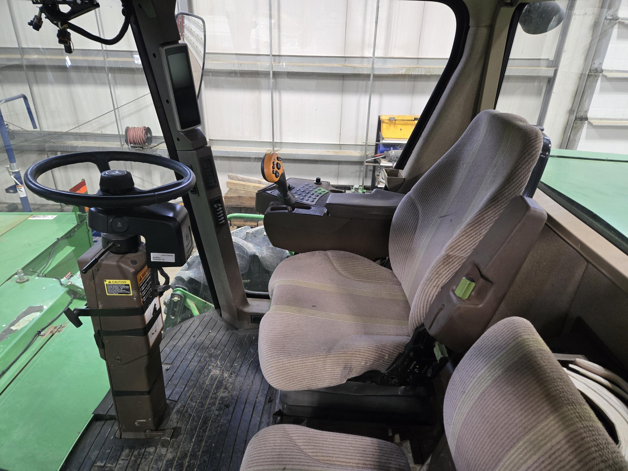 2010 John Deere R450 Windrower