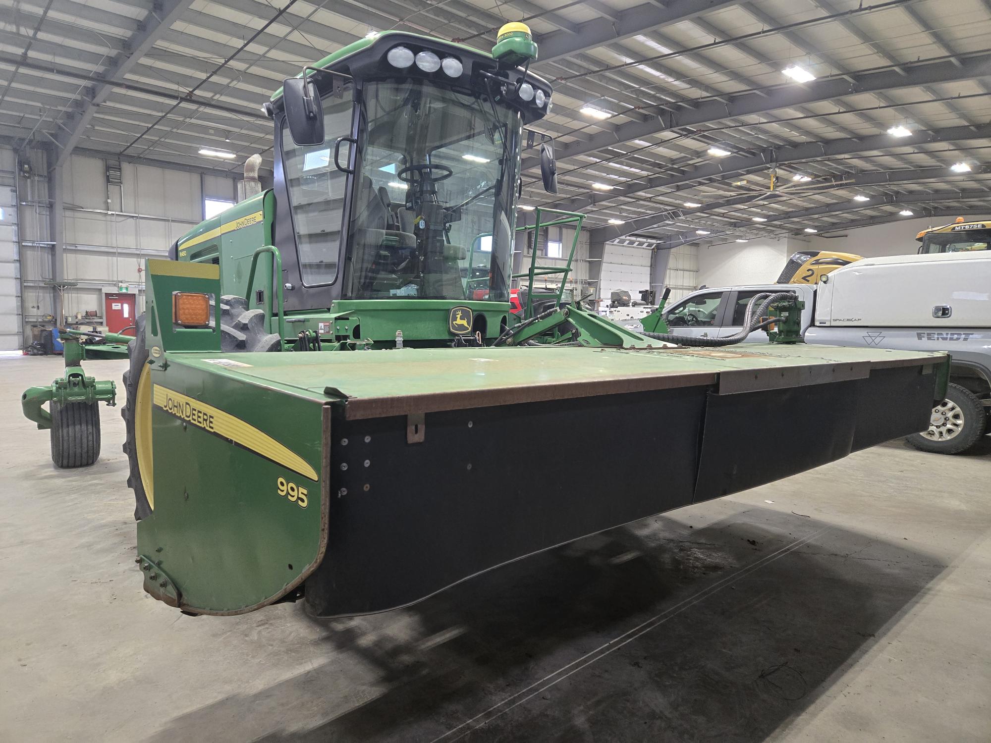 2010 John Deere R450 Windrower