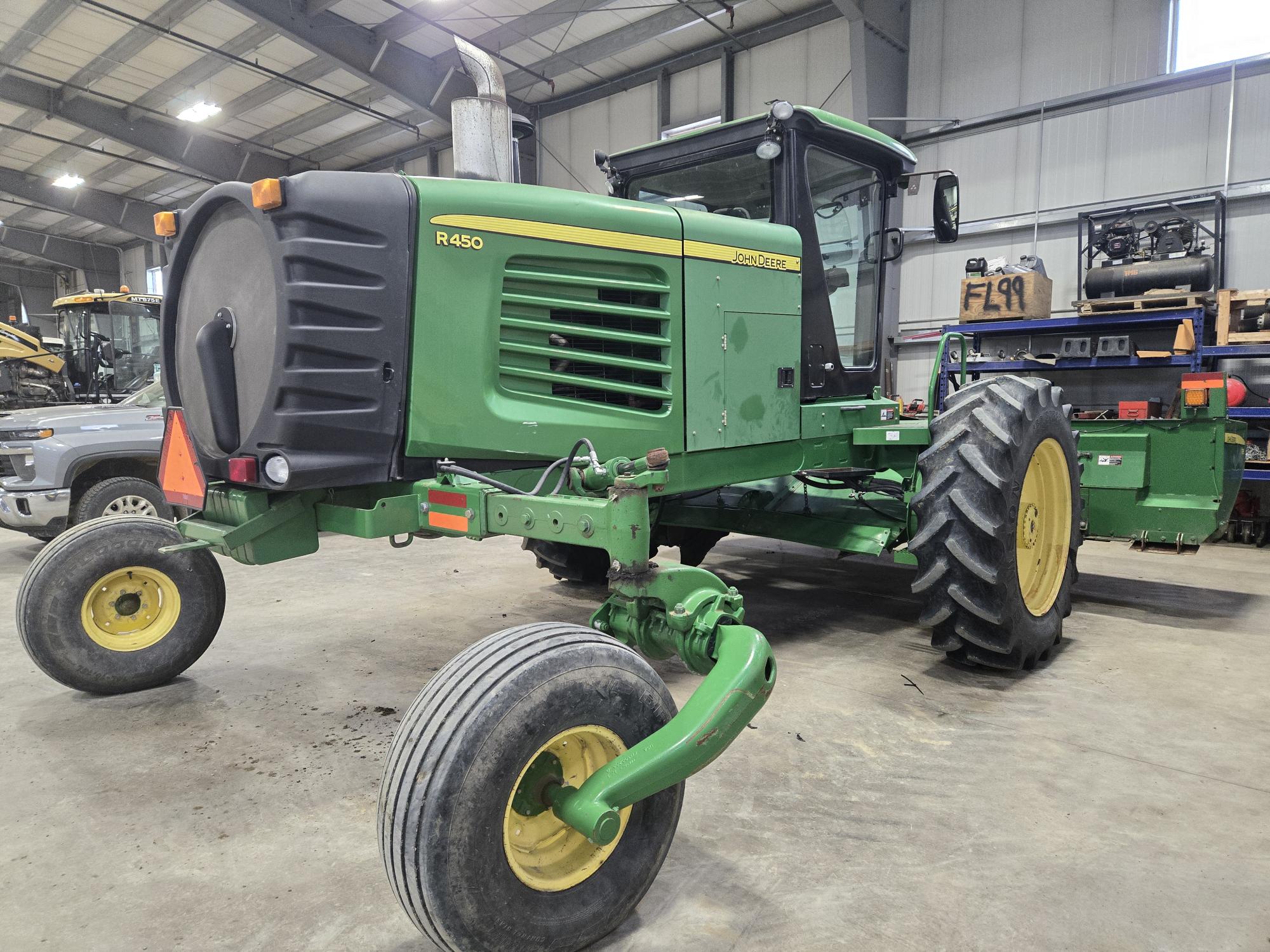 2010 John Deere R450 Windrower