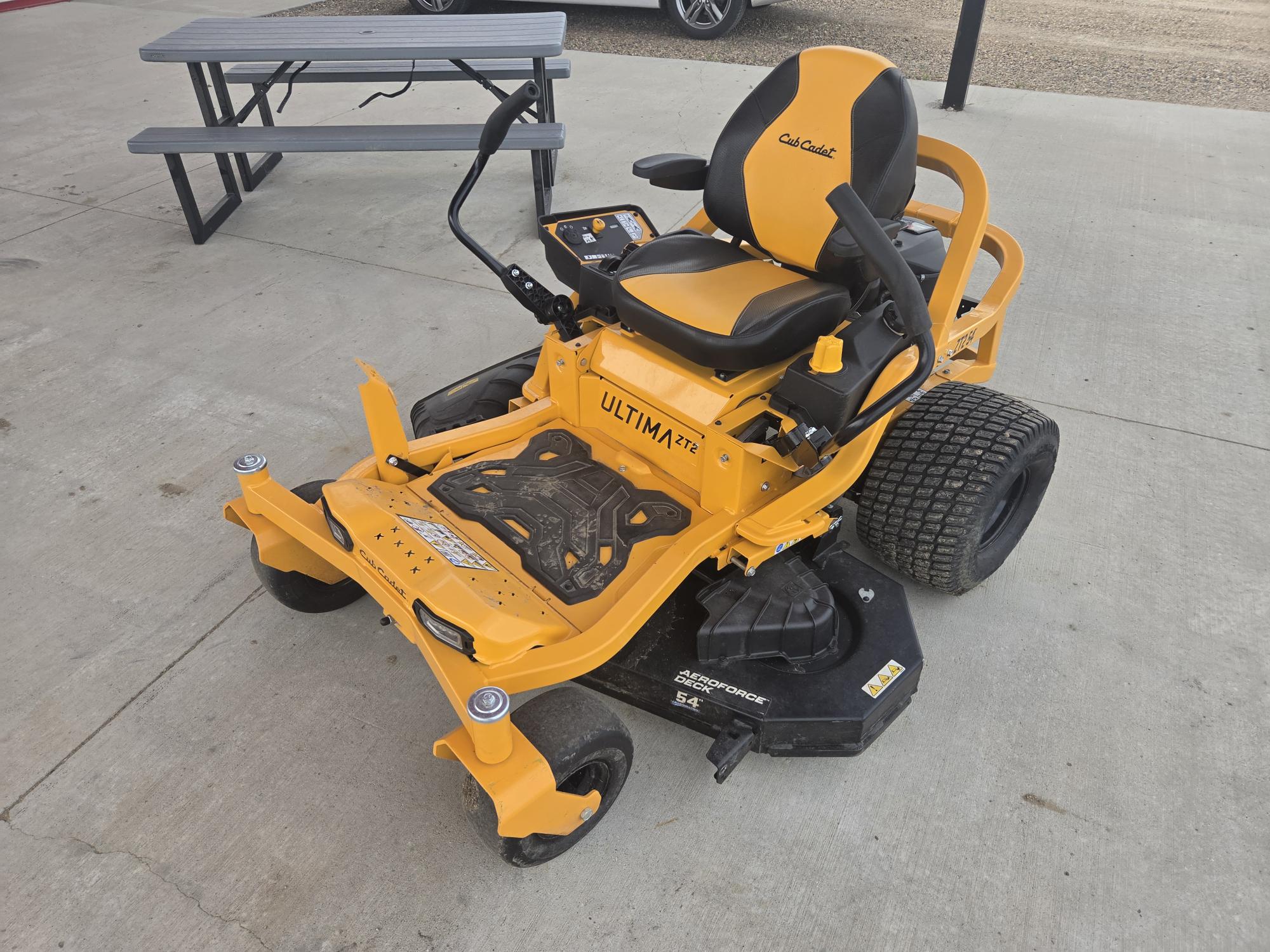 2021 Cub Cadet ZT2 54 Mower/Zero Turn