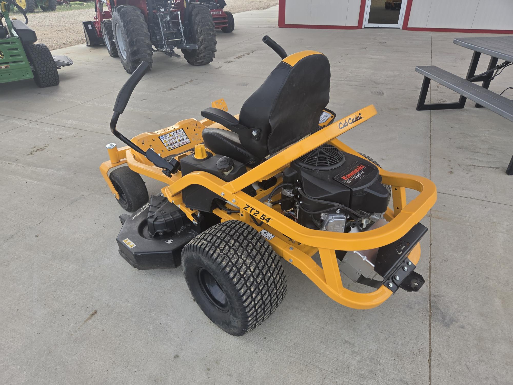 2021 Cub Cadet ZT2 54 Mower/Zero Turn