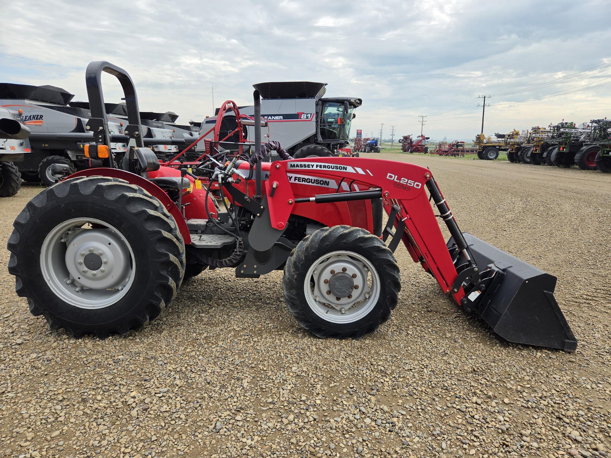 2013 Massey Ferguson 2635 Tractor