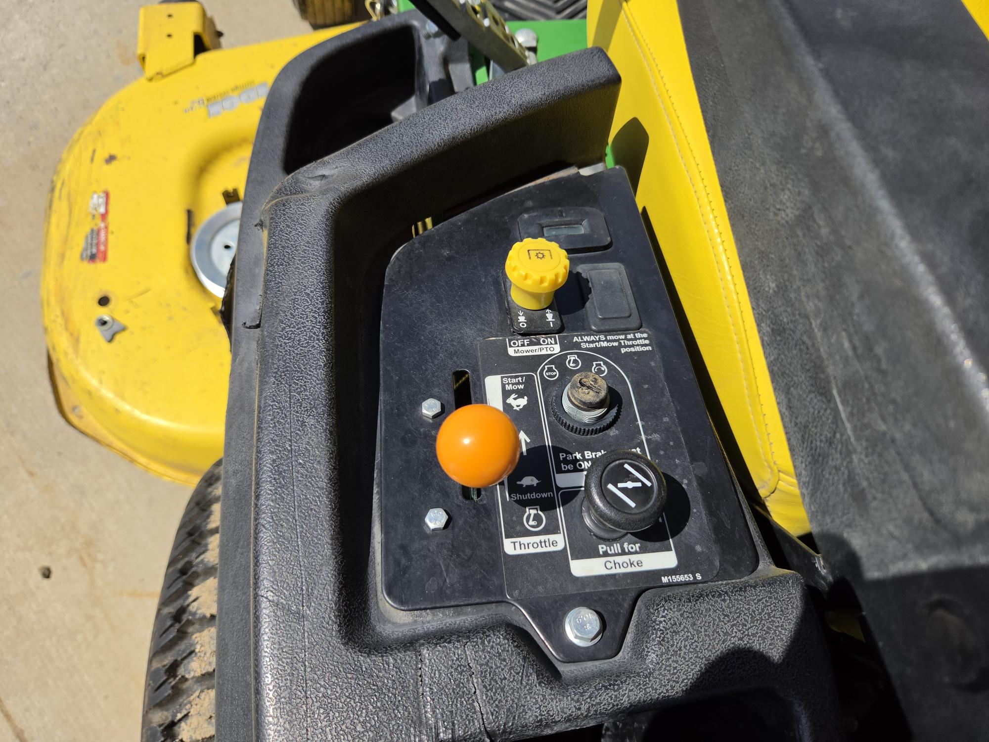2014 John Deere Z465 Mower/Zero Turn