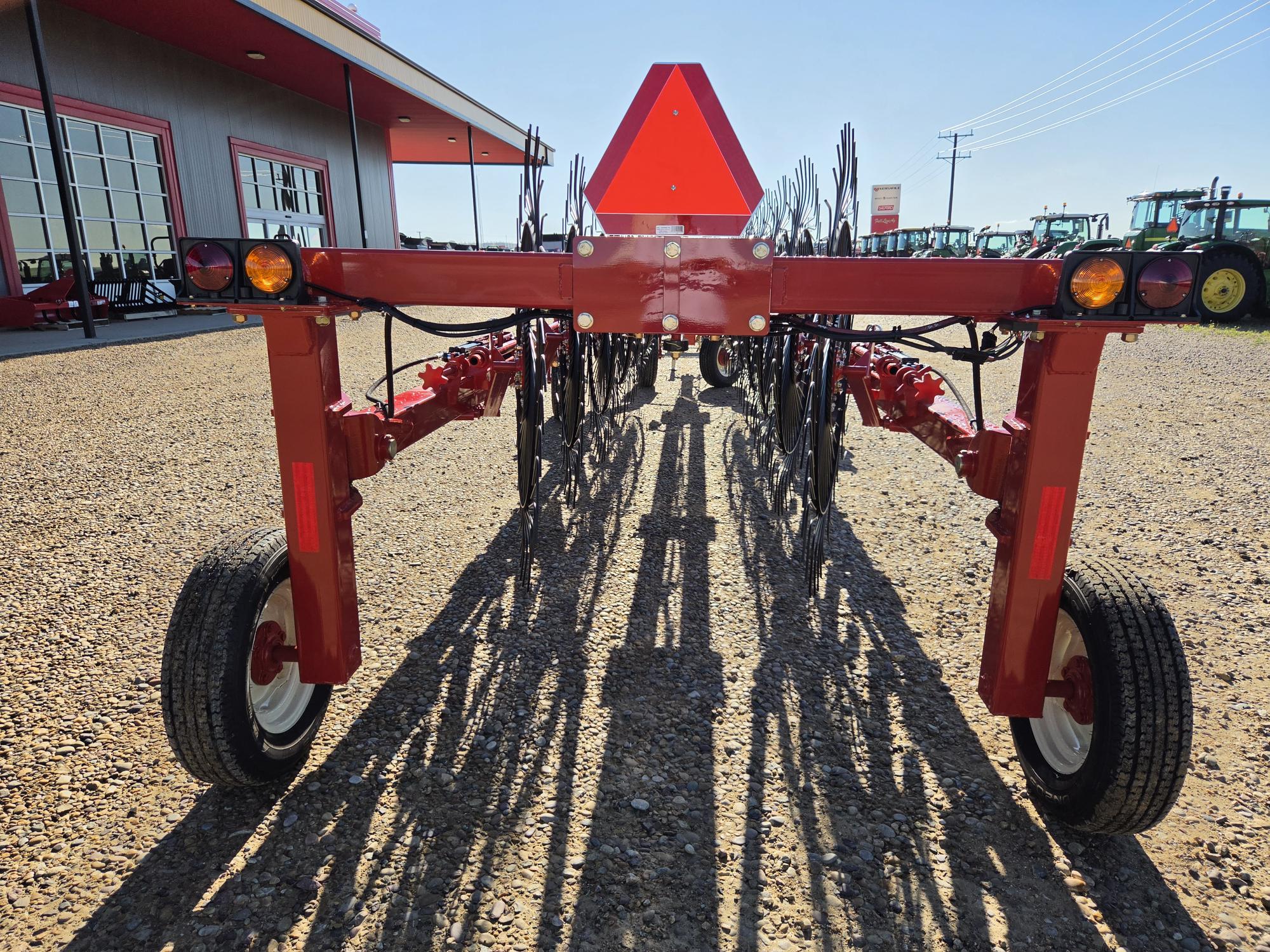 2026 Farm King TVR14 Rake/Hay