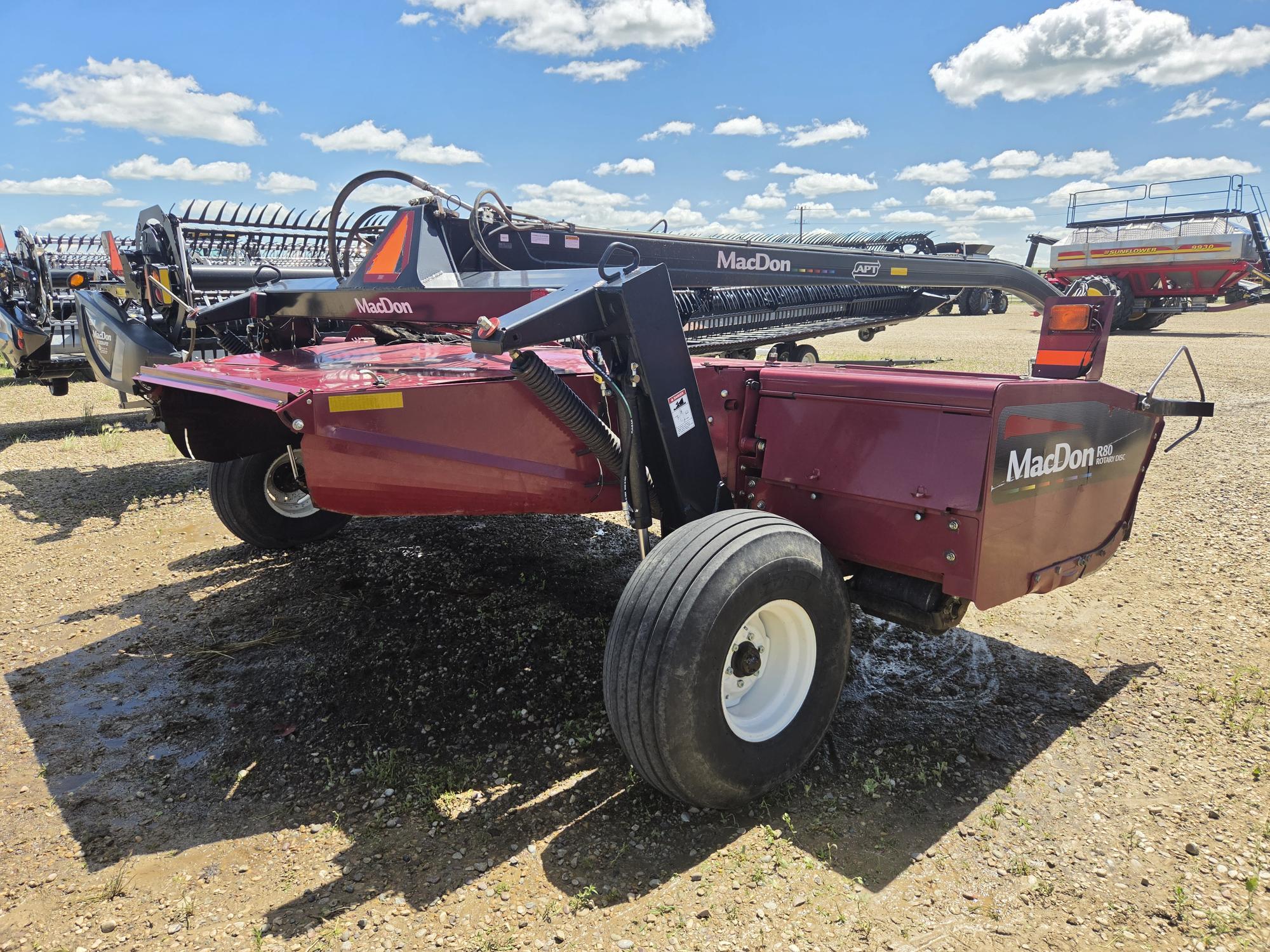 2009 MacDon R80 Mower Conditioner